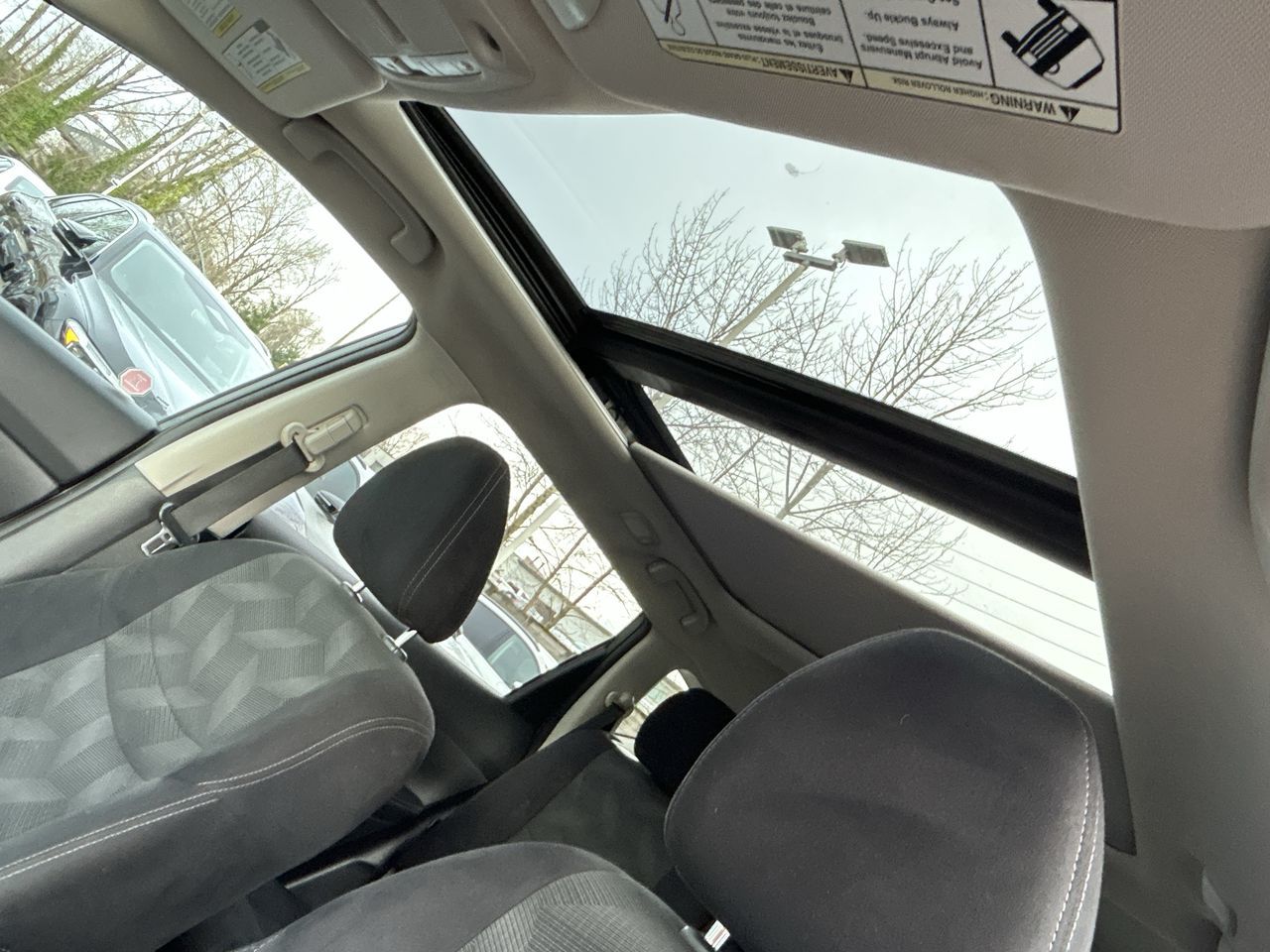 Nissan Rogue  2015 à North Vancouver, Colombie-Britannique