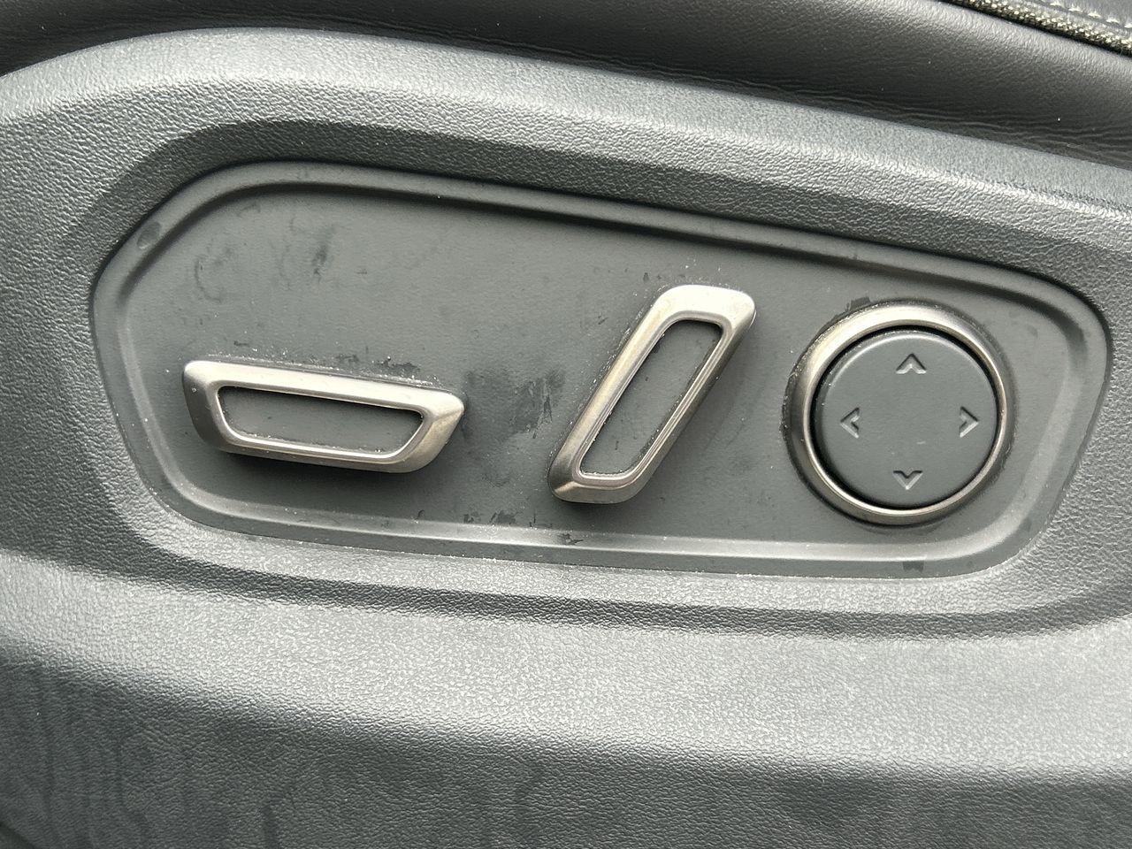 Rivian R1S  2023 à North Vancouver, Colombie-Britannique