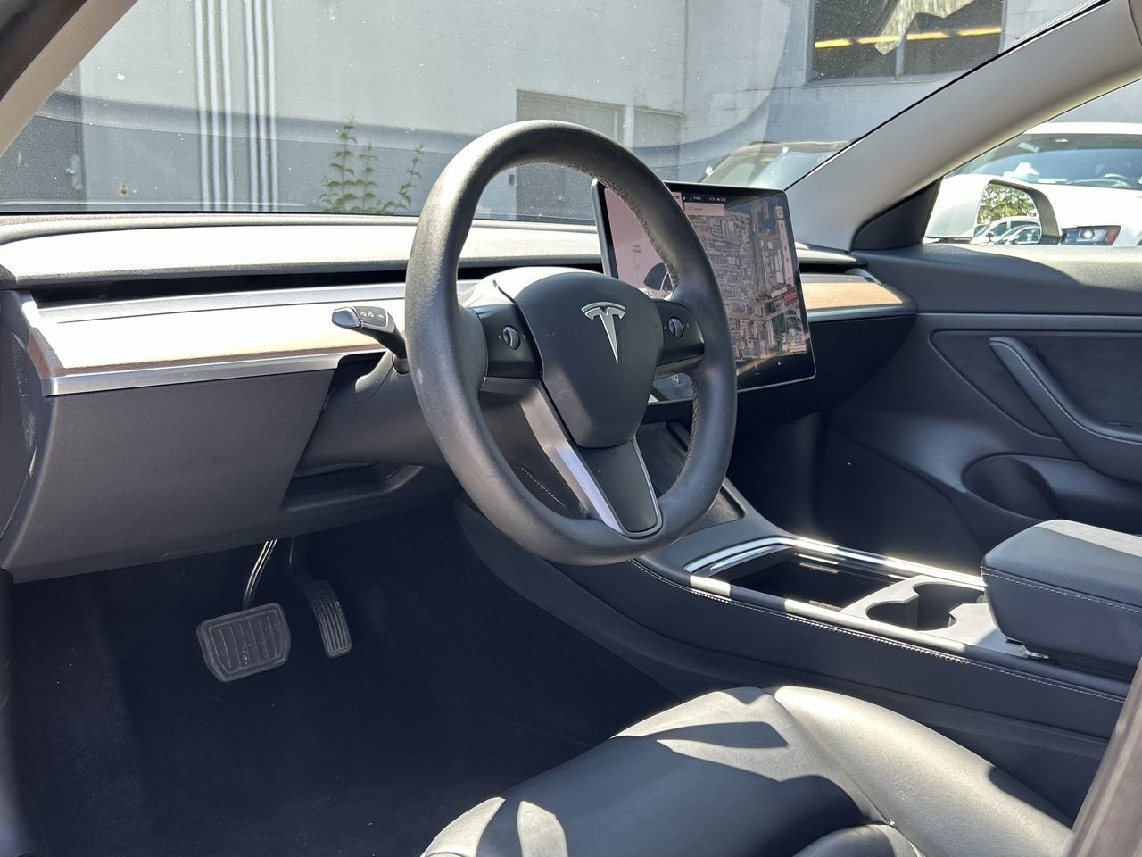 2021 Tesla MODEL 3 in North Vancouver, British Columbia
