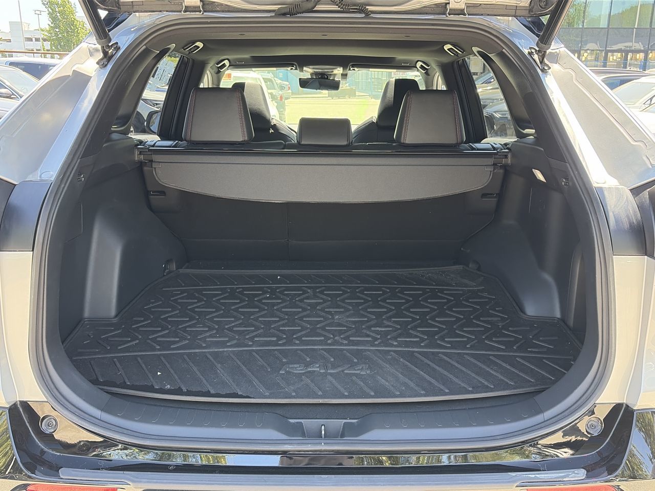 Toyota RAV4 Prime  2023 à North Vancouver, Colombie-Britannique