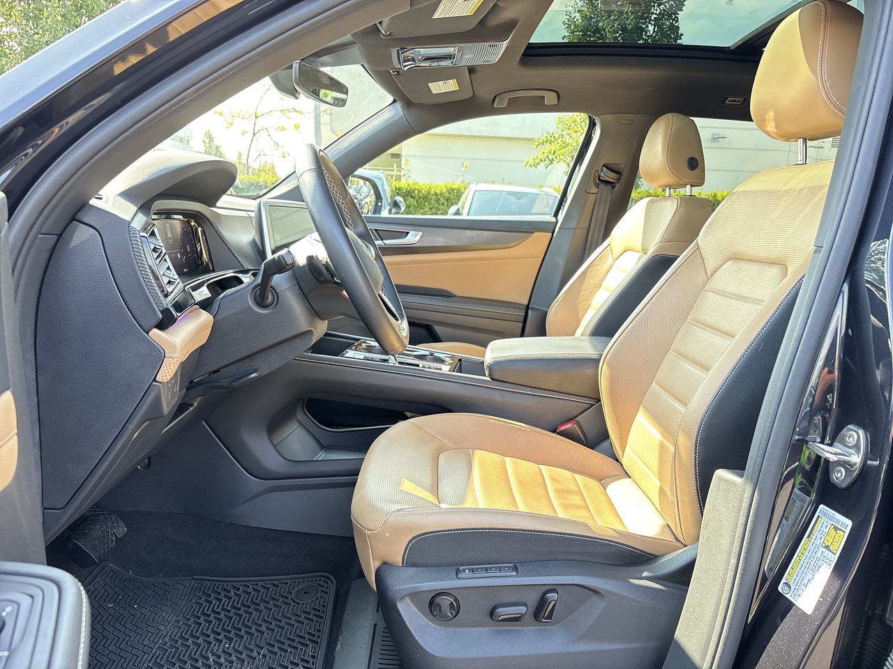 2025 Volkswagen Atlas Cross Sport in North Vancouver, British Columbia