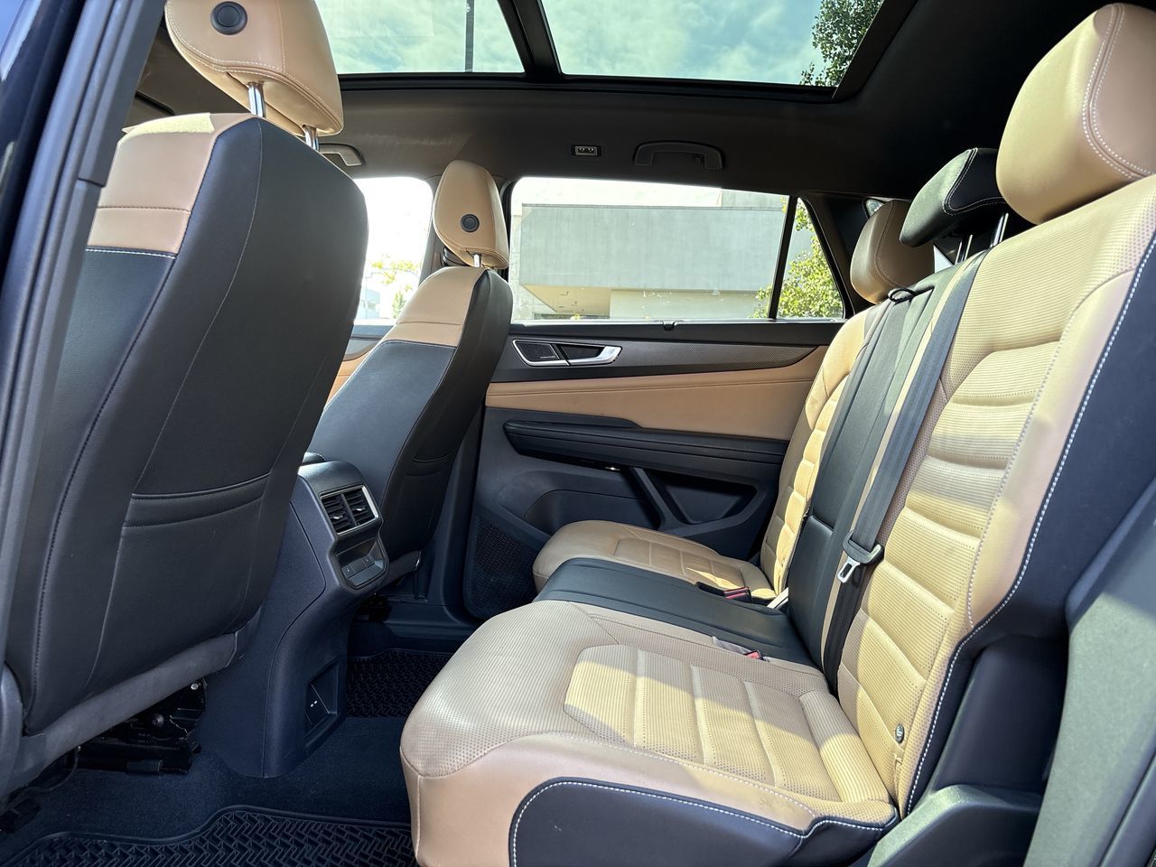2025 Volkswagen Atlas Cross Sport in North Vancouver, British Columbia