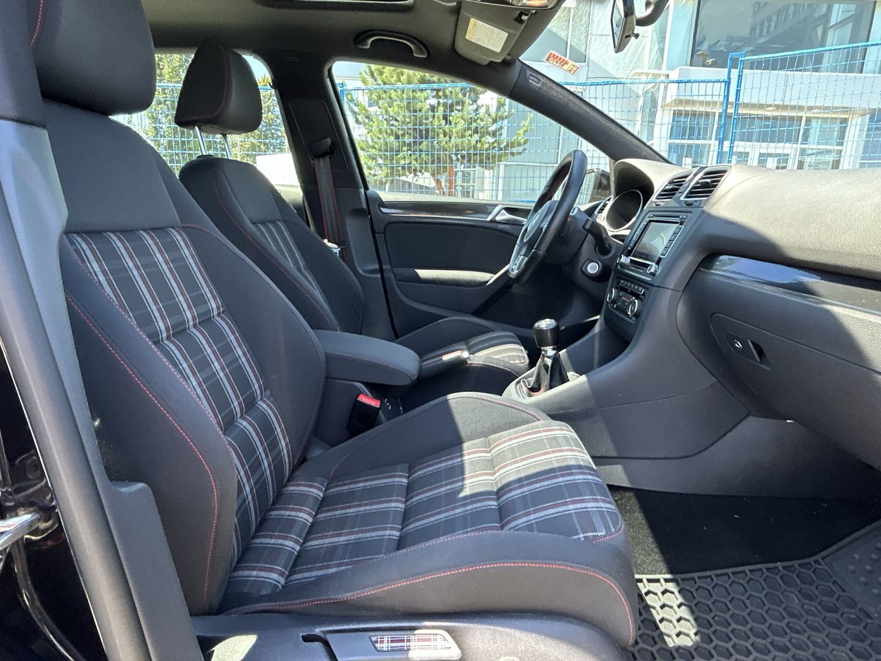 Volkswagen Golf GTI  2013 à North Vancouver, Colombie-Britannique