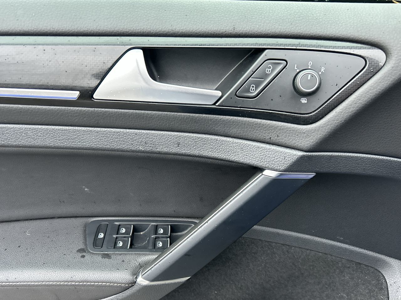 2019 Volkswagen Golf R in North Vancouver, British Columbia