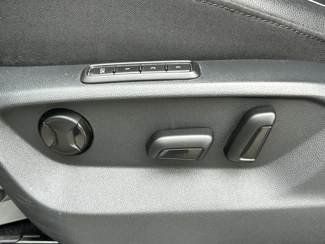 Volkswagen Tiguan  2020 à North Vancouver, Colombie-Britannique