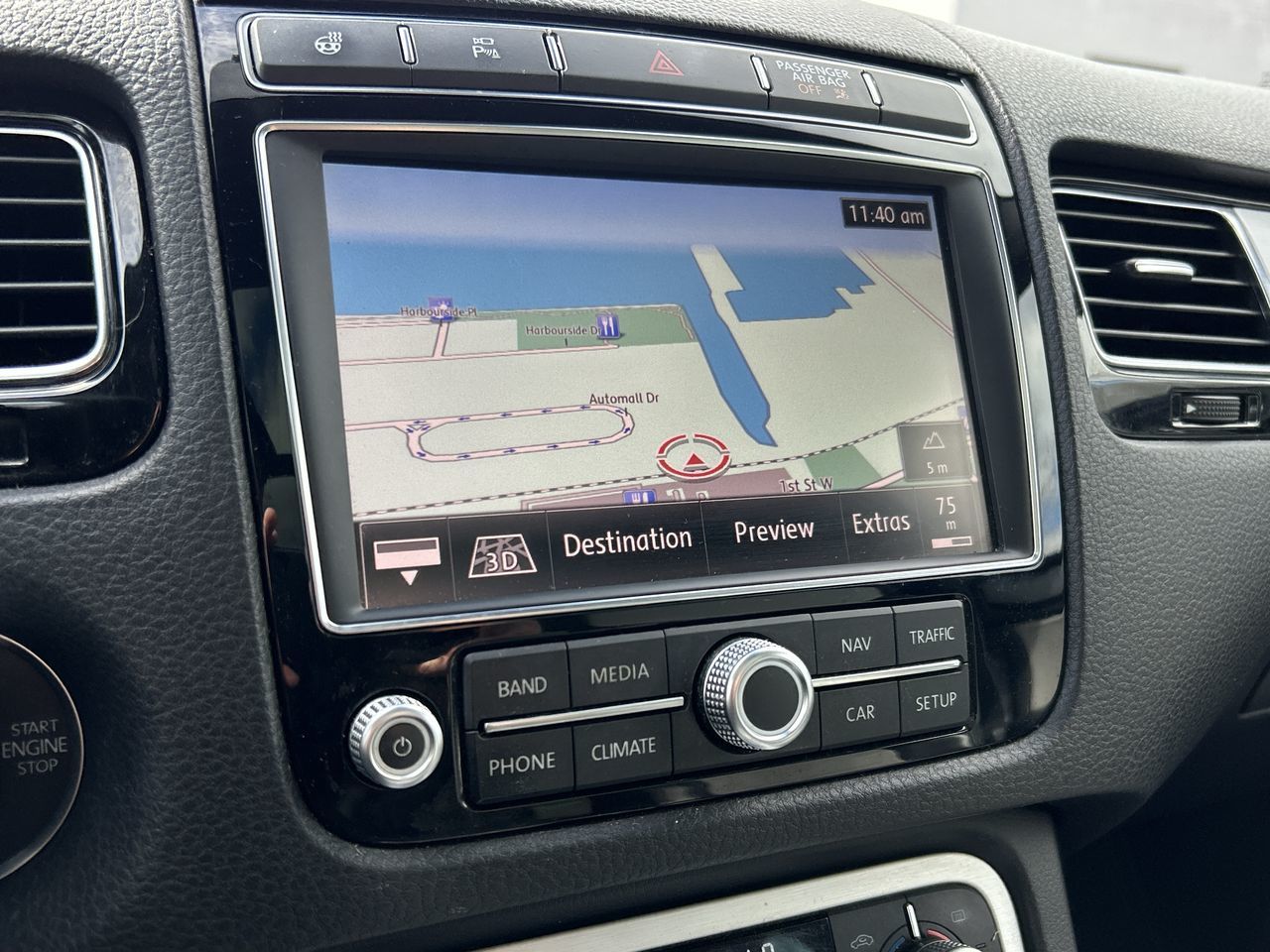 2017 Volkswagen Touareg in North Vancouver, British Columbia