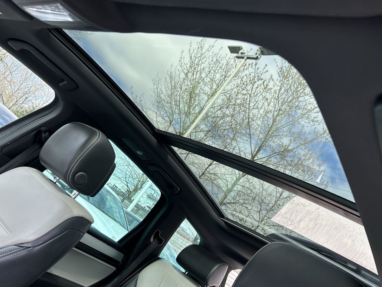 2017 Volkswagen Touareg in North Vancouver, British Columbia