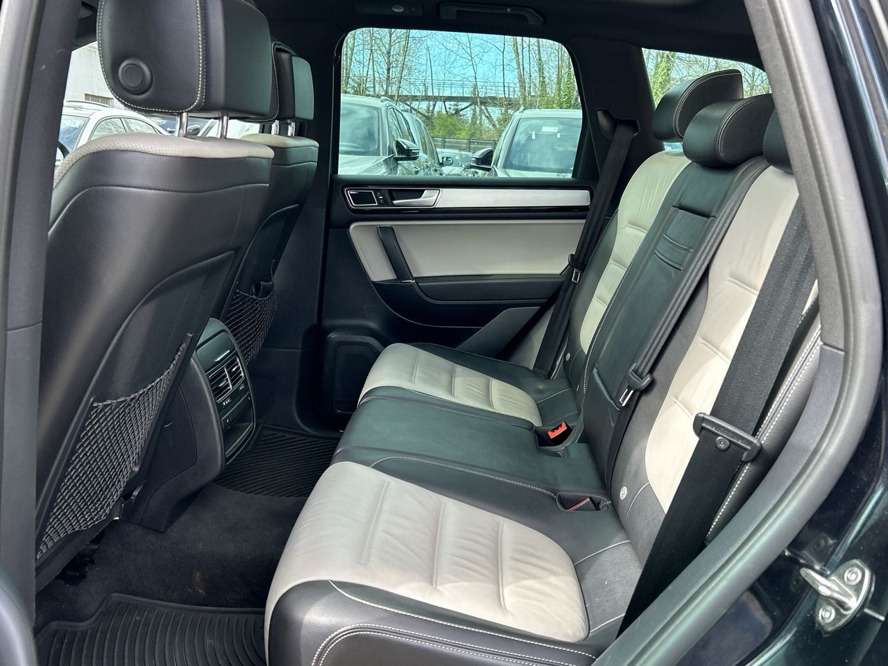 2017 Volkswagen Touareg in North Vancouver, British Columbia