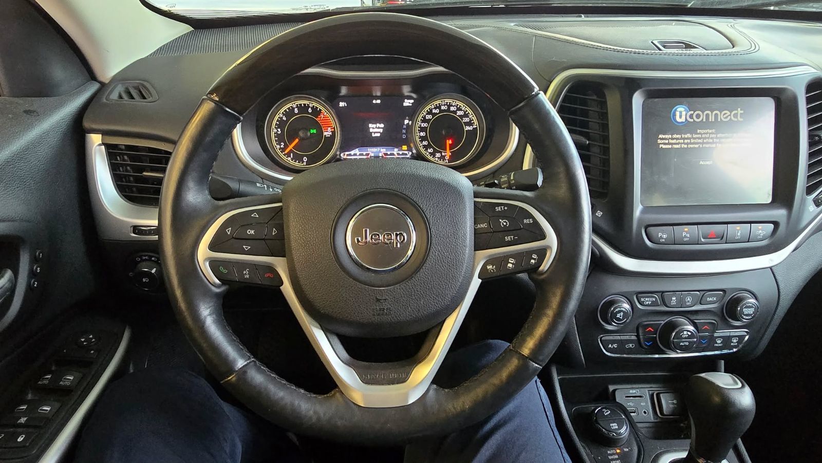 Photo 2016 Jeep Cherokee Overland #7