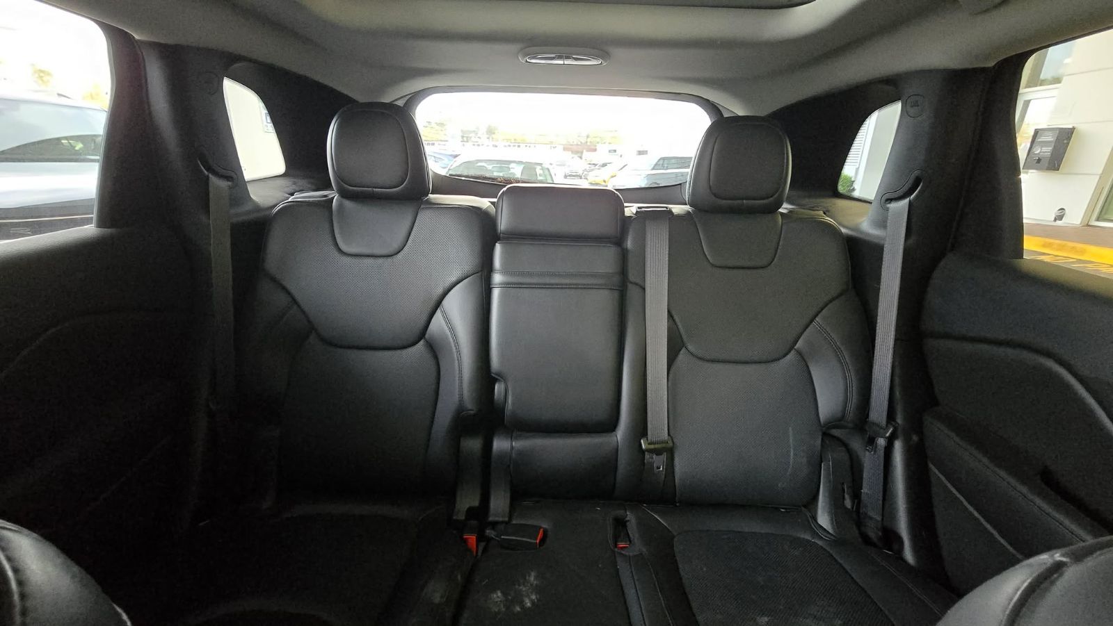 Photo 2016 Jeep Cherokee Overland #4