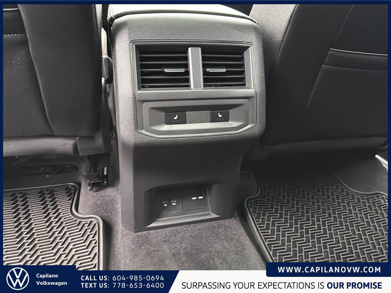 2023 Volkswagen Atlas Cross Sport Highline 3.6L 4MOTION Just Arrived! Local, One Owner, No Accidents