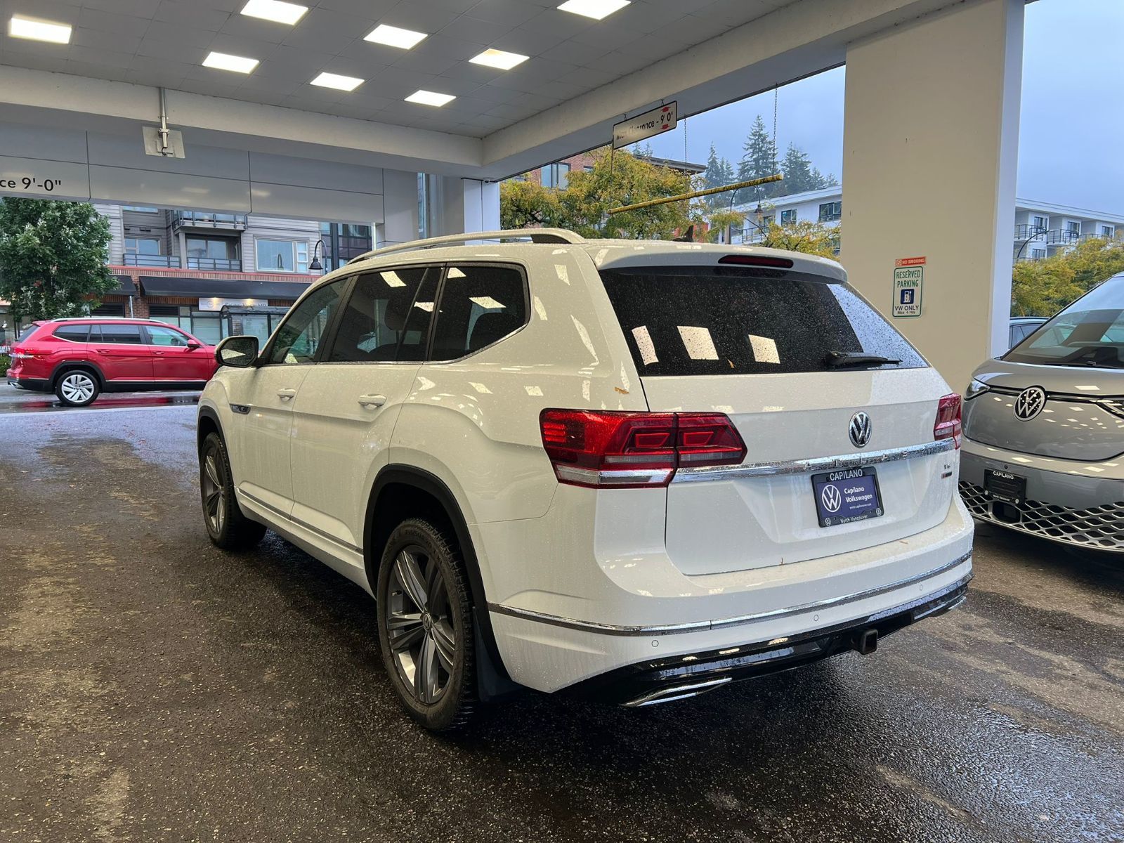 2019 Volkswagen Atlas Highline 3.6L 4MOTION | R Line Package | 3rd Row Just Arrived! Local Vehicle, Well Equipped