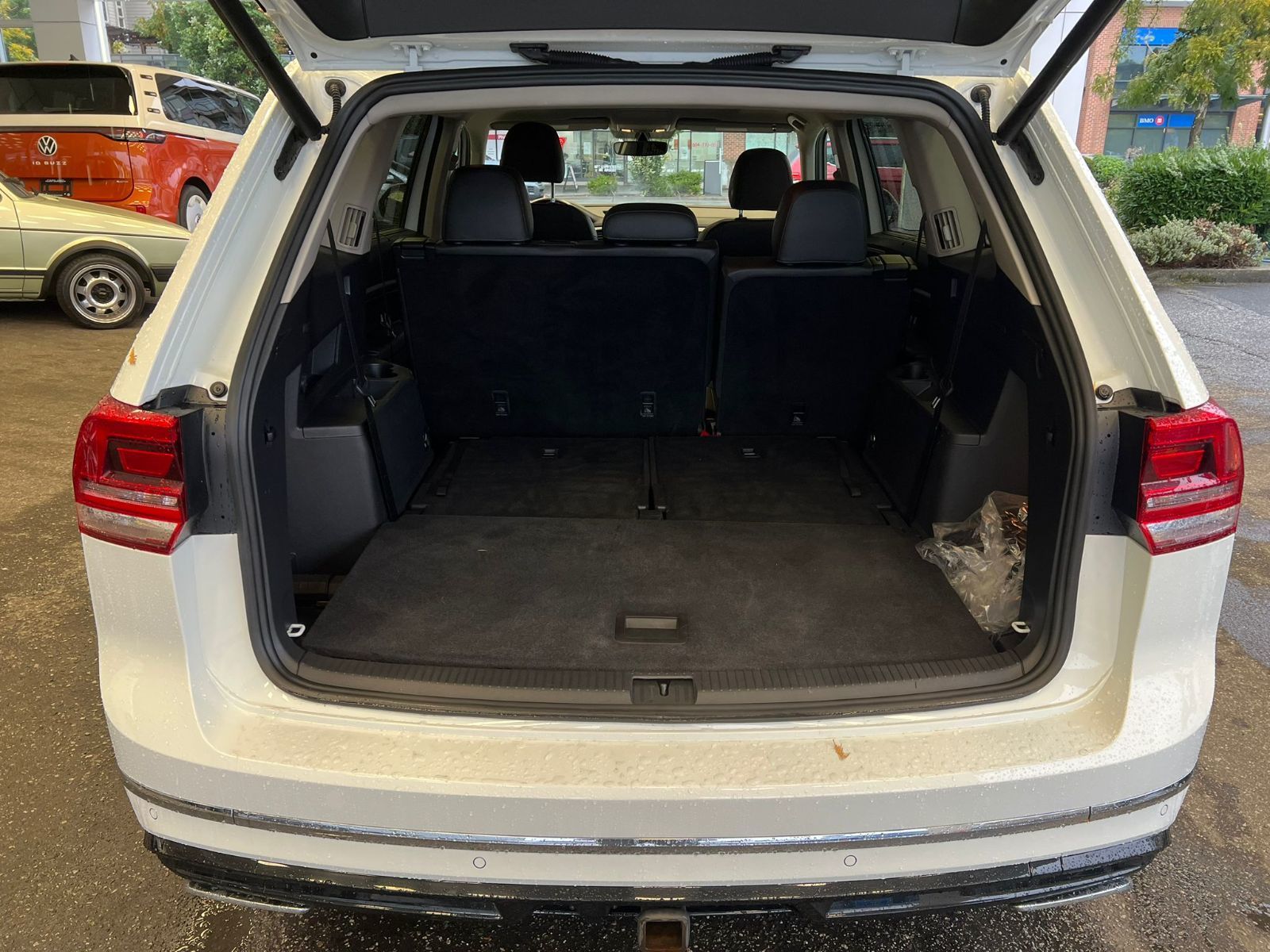2019 Volkswagen Atlas Highline 3.6L 4MOTION | R Line Package | 3rd Row Just Arrived! Local Vehicle, Well Equipped