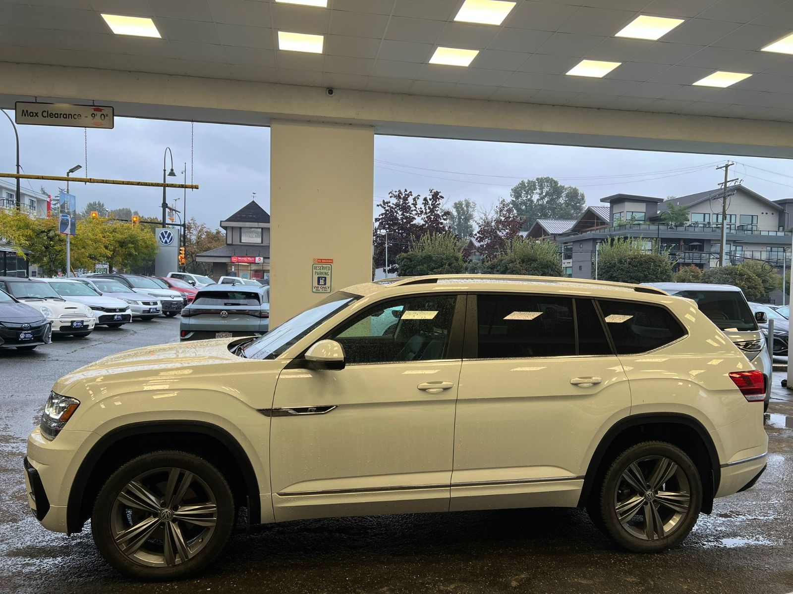 2019 Volkswagen Atlas Highline 3.6L 4MOTION | R Line Package | 3rd Row Just Arrived! Local Vehicle, Well Equipped