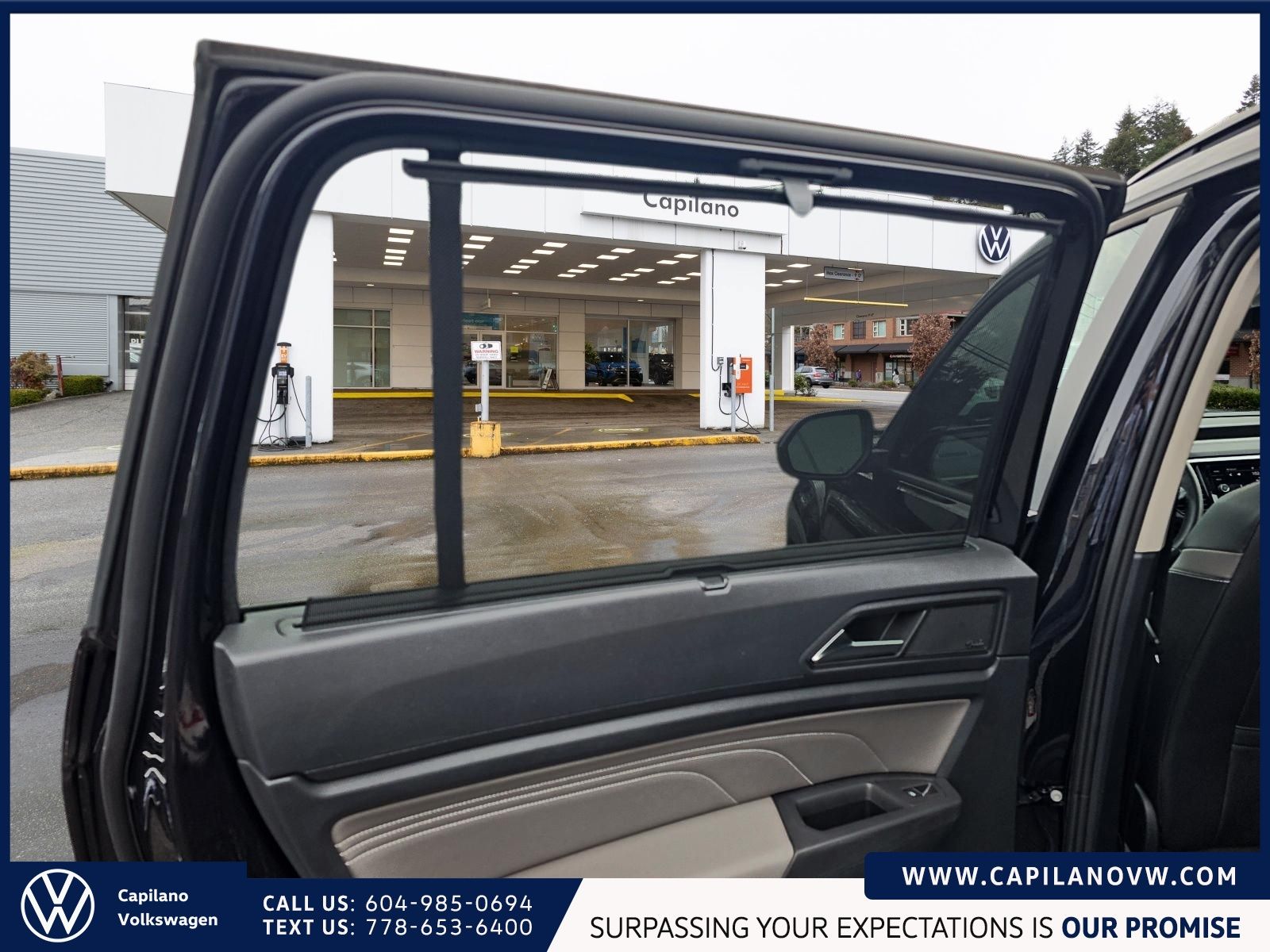 2023 Volkswagen Atlas Highline 3.6L 4MOTION | R Line & Captain's Chairs Just Arrived! Local Vehicle, Well-Equipped