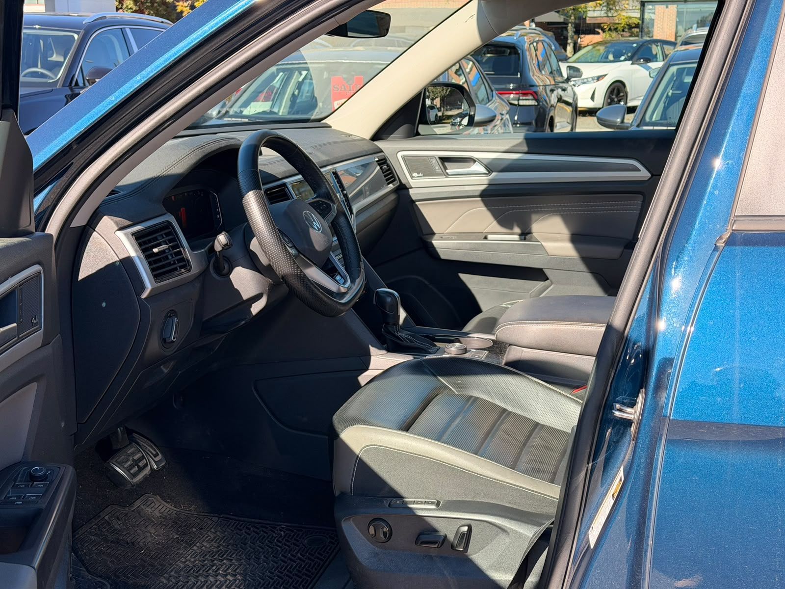Photo 2023 Volkswagen Atlas Highline 4MOTION #8