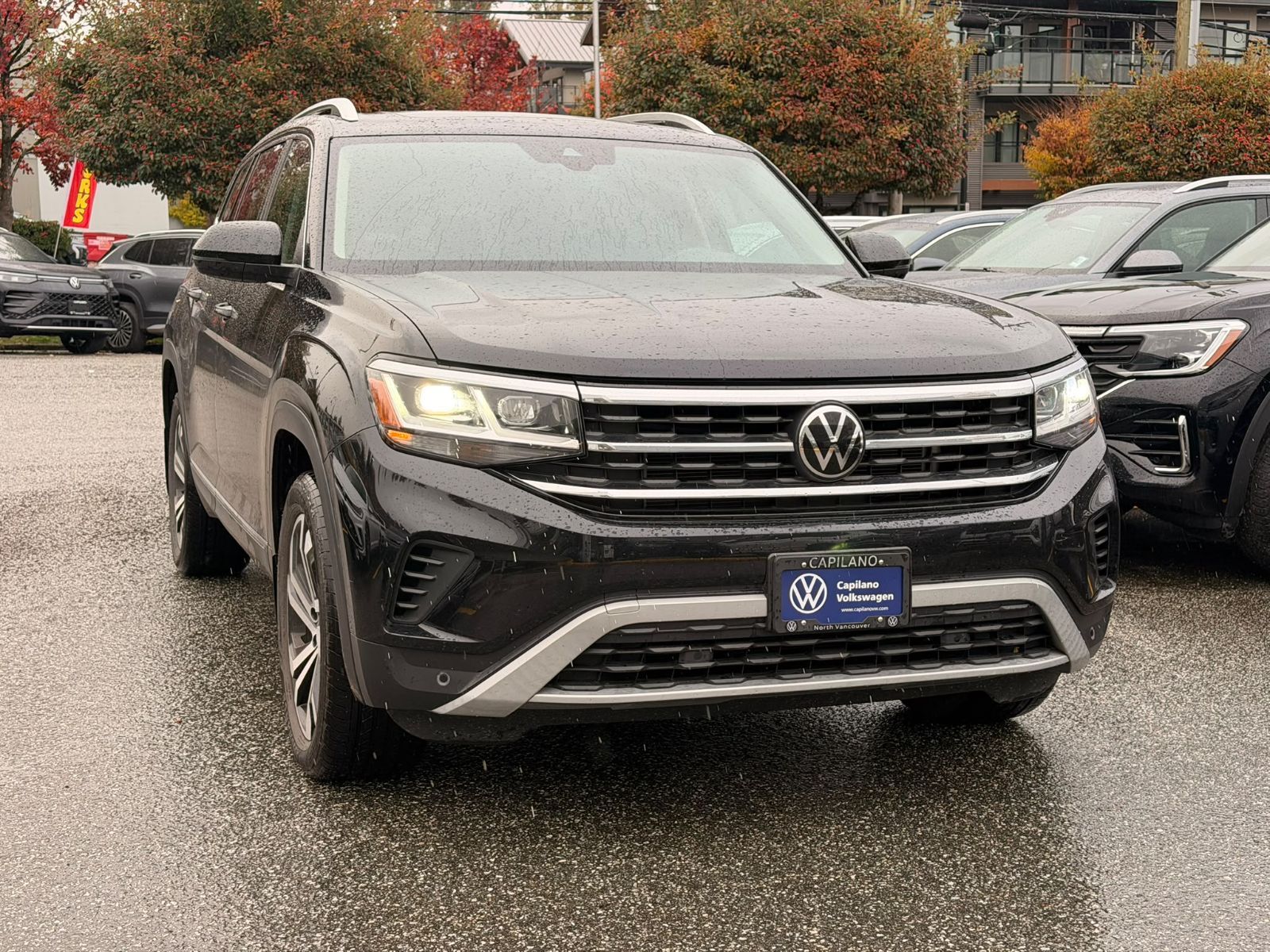 Photo 2023 Volkswagen Atlas Highline 3.6L 4MOTION | Captain's Chair Package #3
