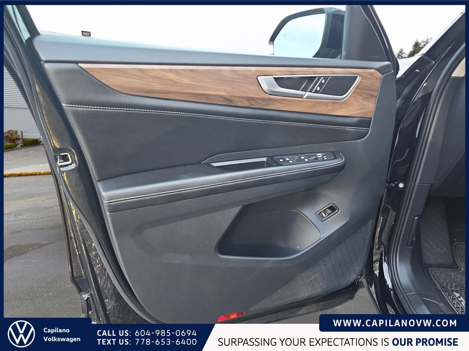 2024 Volkswagen Atlas Comfortline 4MOTION Just Arrived! Local Vehicle, No Accidents