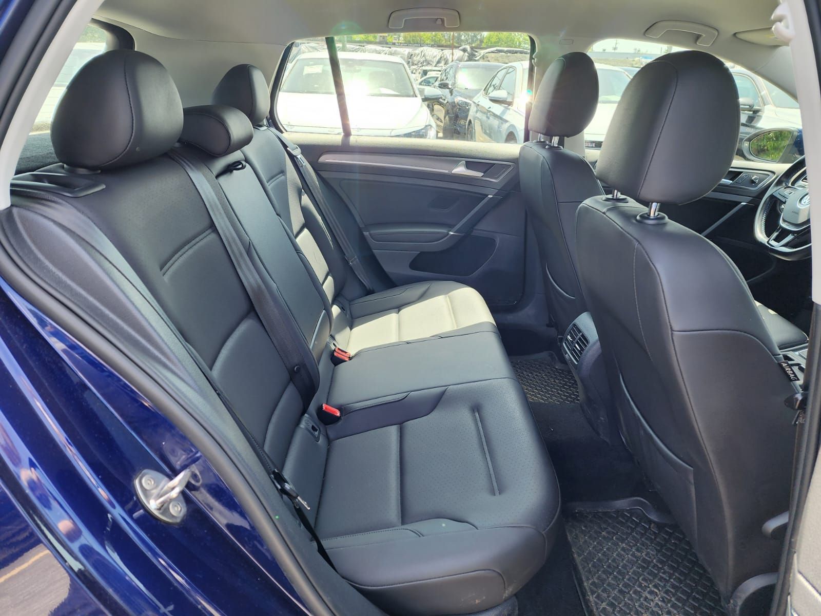 2020 Volkswagen E-Golf Comfortline | Electric Vehicle Just Arrived! Local, Low Km, ZEV Vehicle