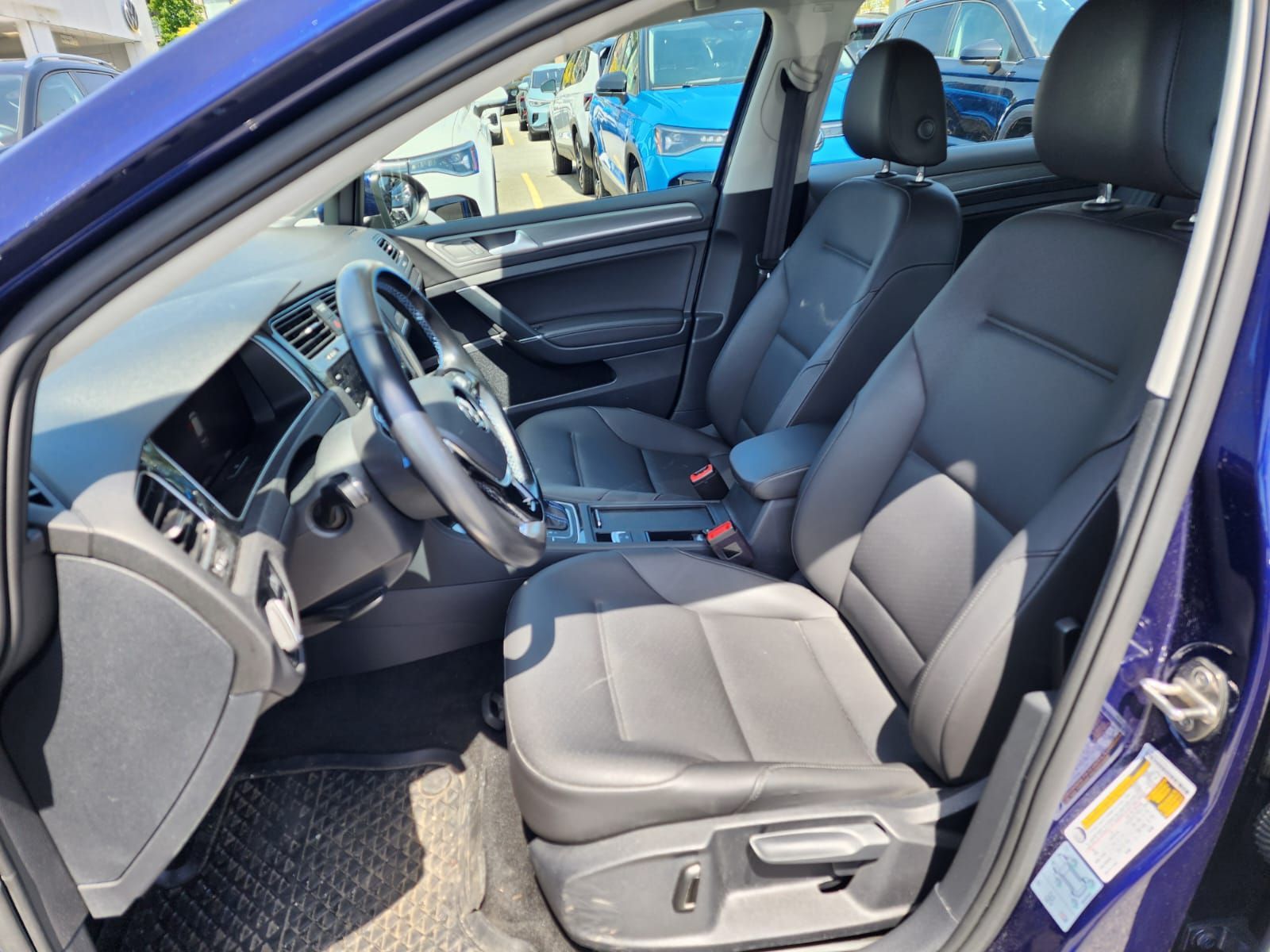 2020 Volkswagen E-Golf Comfortline | Electric Vehicle Just Arrived! Local, Low Km, ZEV Vehicle