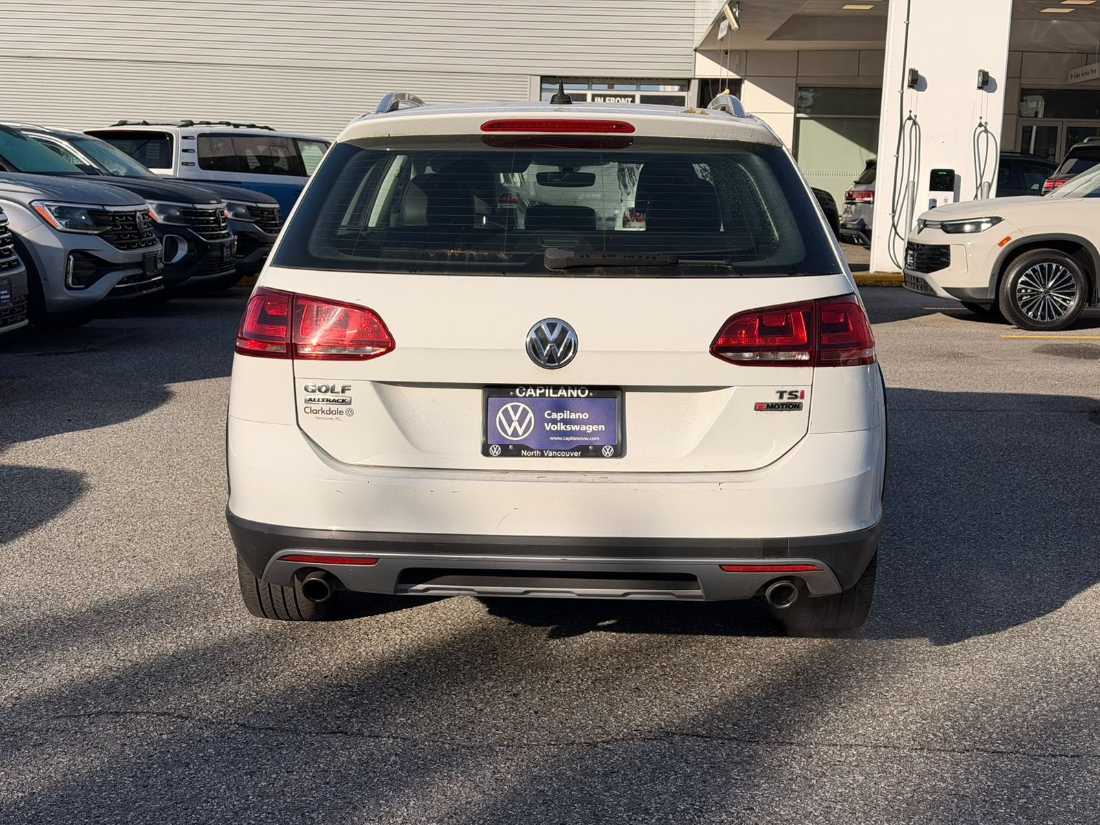 Photo 2017 Volkswagen Golf Alltrack Sportwagen #5