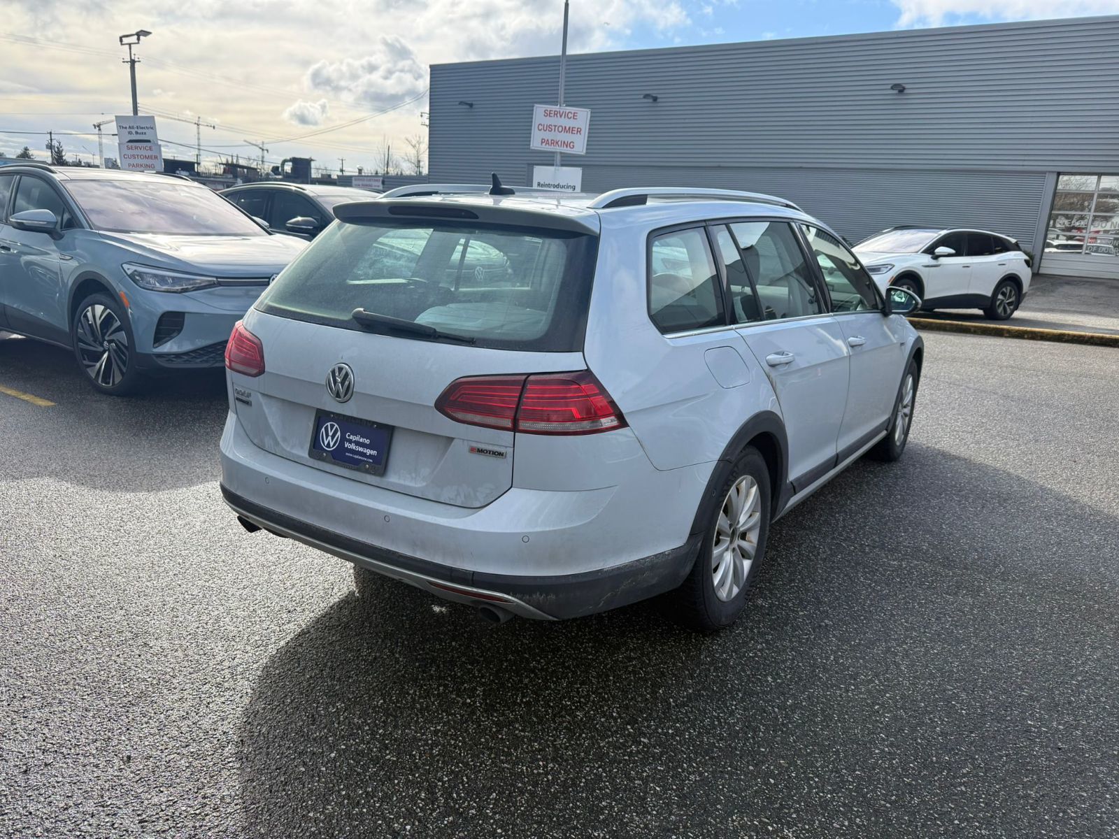 2019 Volkswagen Golf Alltrack Sportwagen | Execline + Driver Assistance Package Just Arrived! Local Vehicle, Very Well-Equipped, Rare Car!