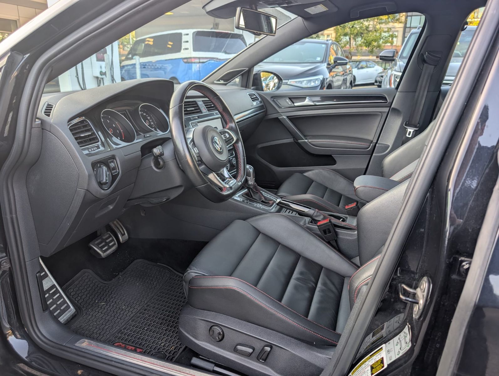 Photo 2016 Volkswagen Golf GTI Autobahn | Leather Package & Technology Package #6