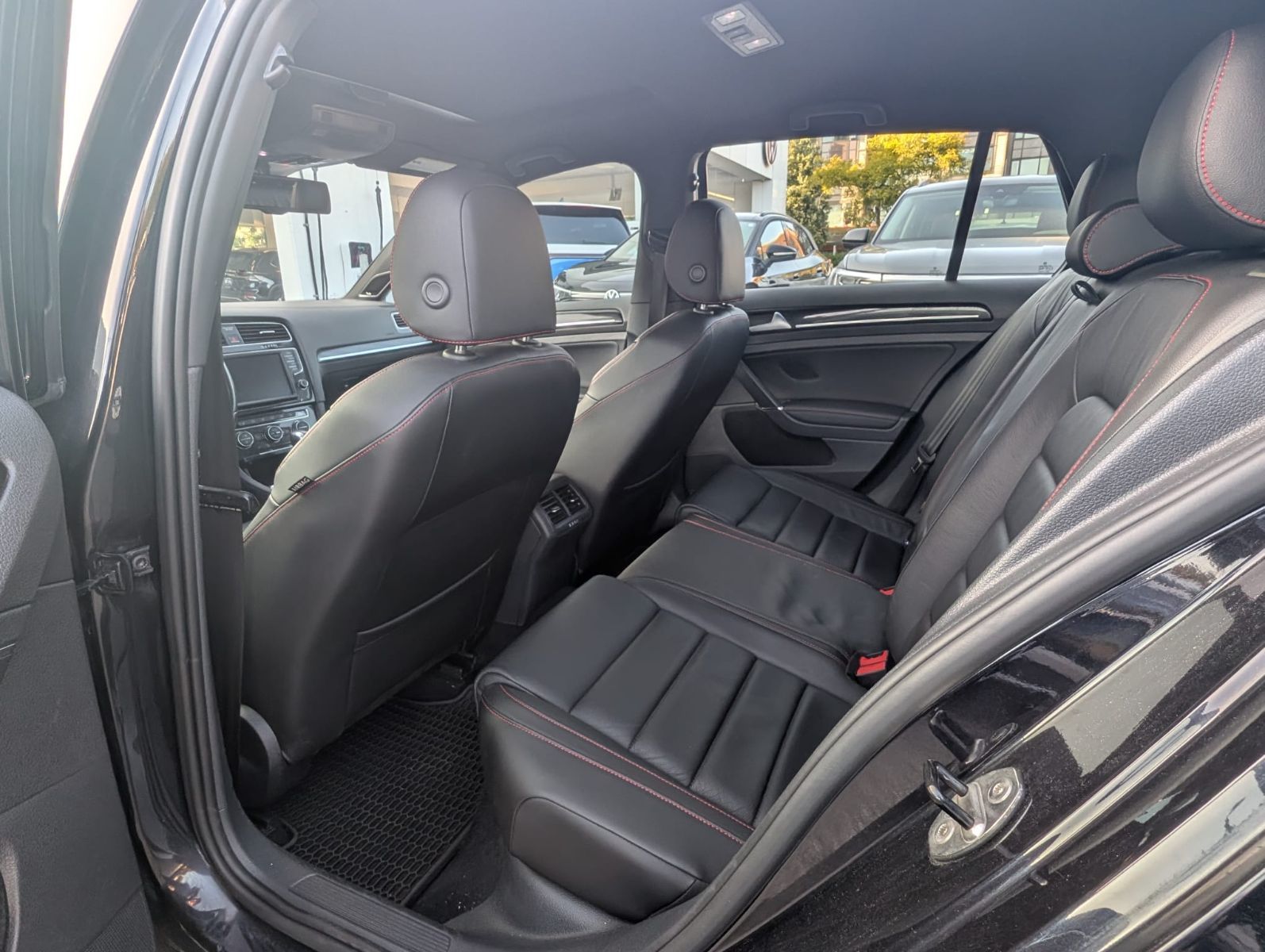 Photo 2016 Volkswagen Golf GTI Autobahn | Leather Package & Technology Package #7