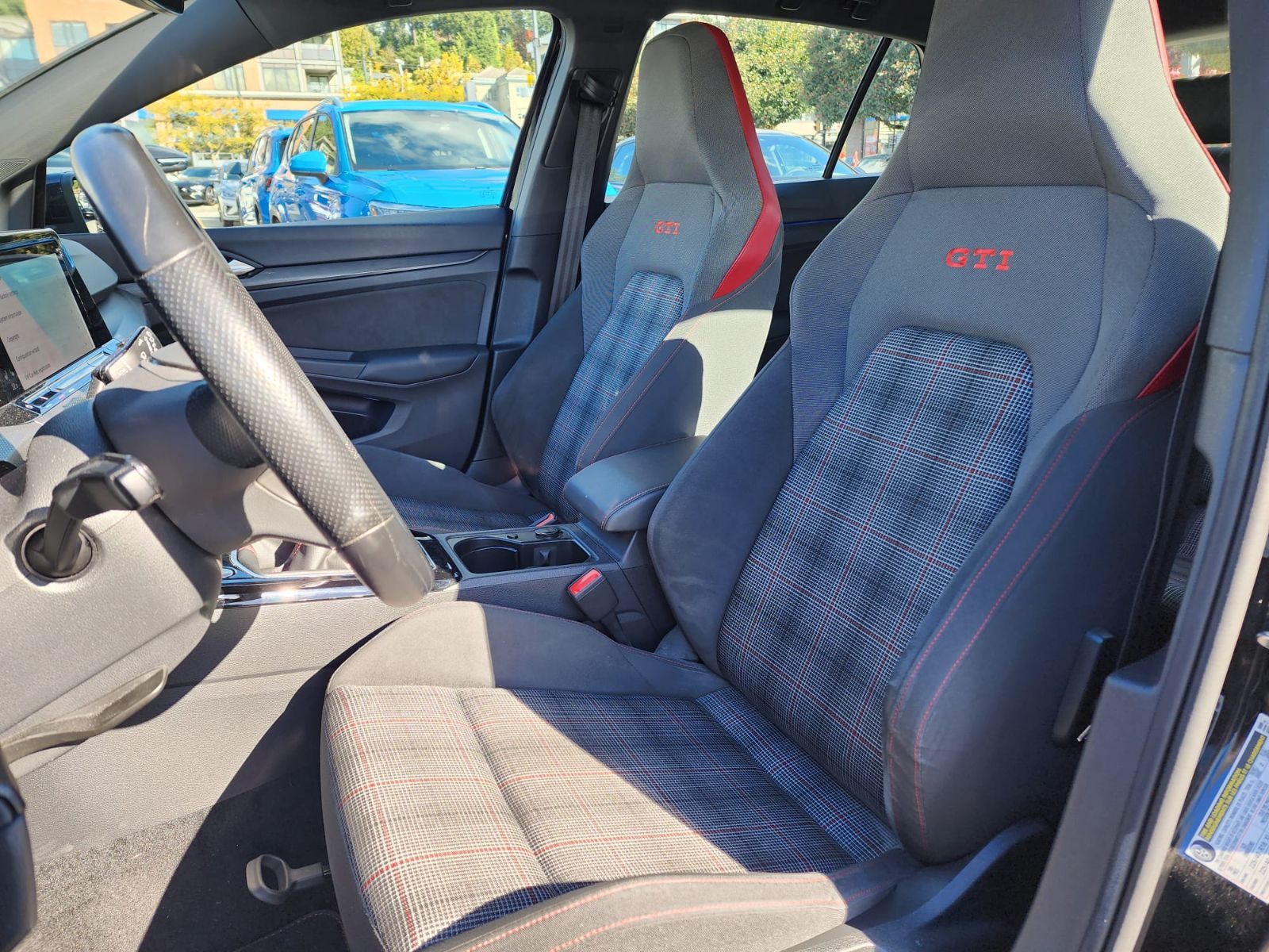 Photo 2023 Volkswagen Golf GTI Autobahn | 6-Speed/Manual #8