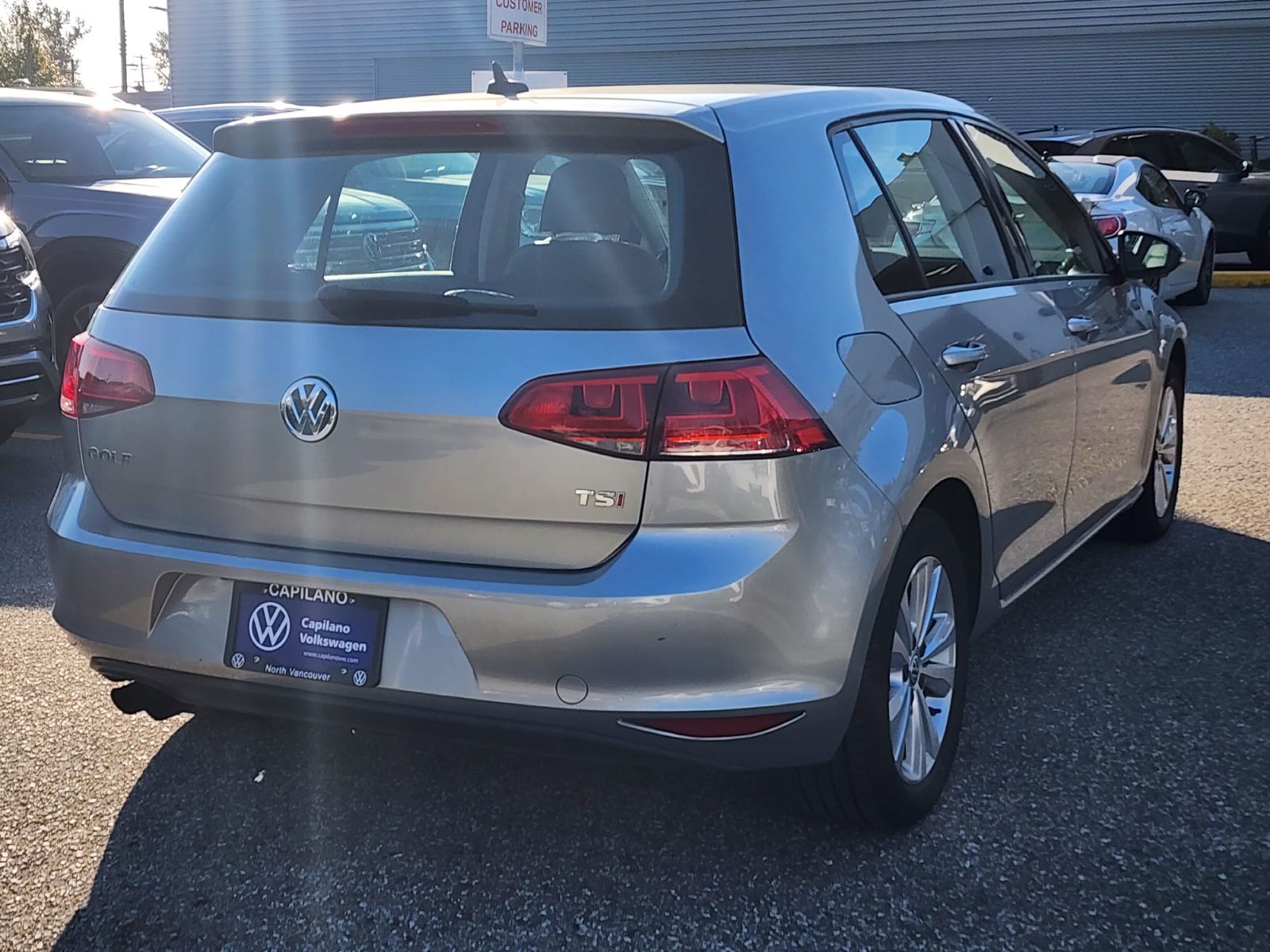 Photo 2016 Volkswagen Golf 1.8 TSI 5-Door Automatic | Convenience Package #6
