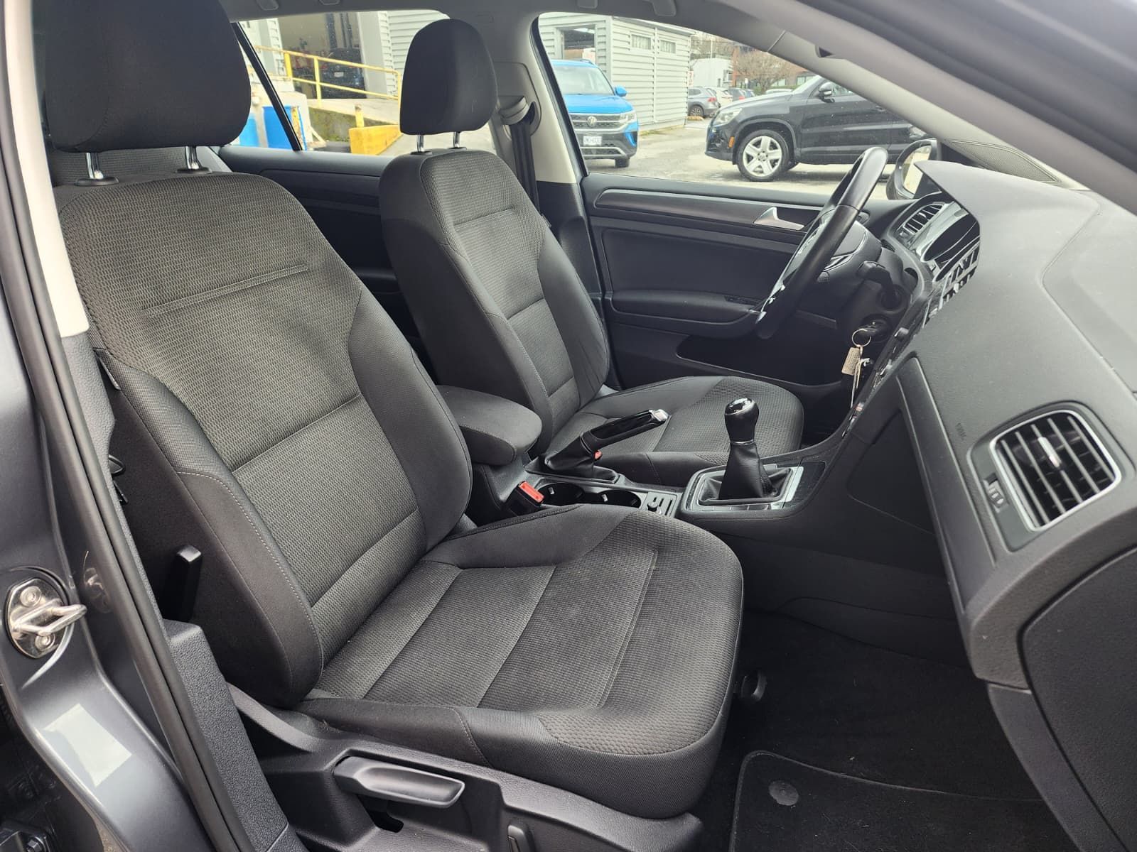 2019 Volkswagen Golf 5-Door 1.4T Comfortline | 6-Speed/Manual Just Arrived! Local Vehicle, No Accidents