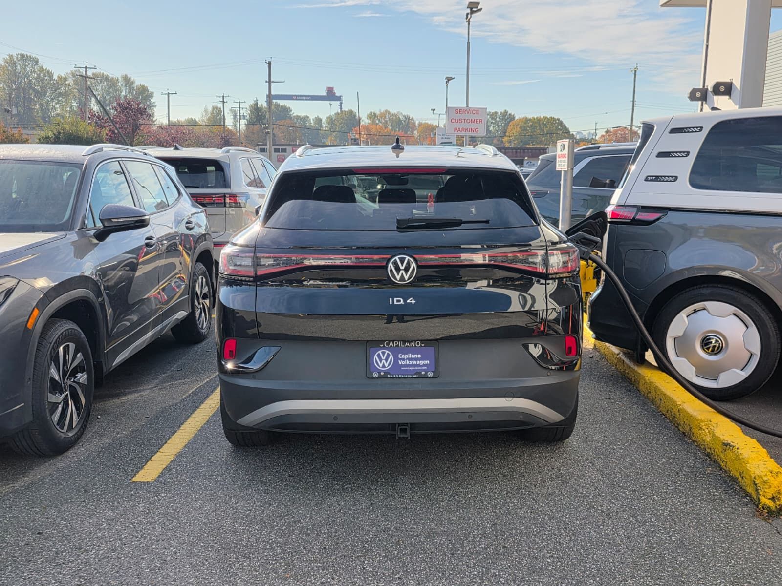 Photo 2022 Volkswagen ID.4 Pro AWD | Statement Package & Panoramic Roof #4