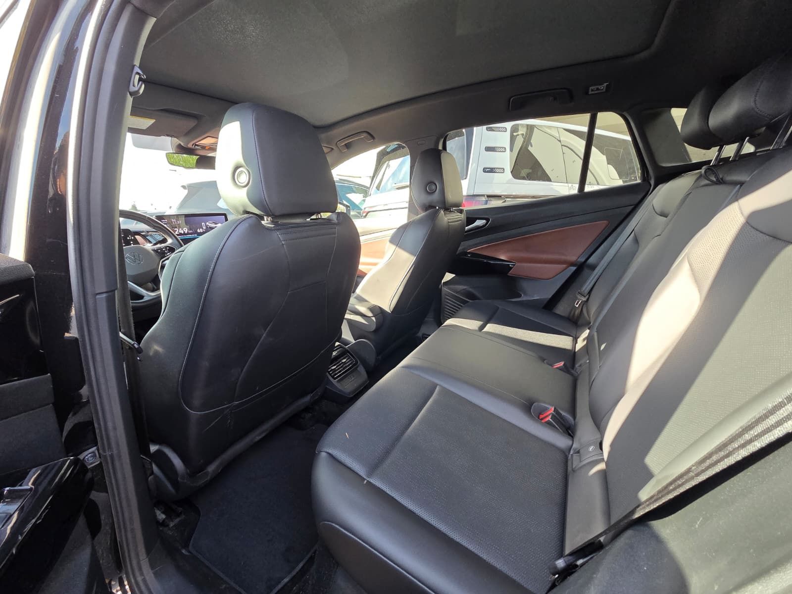 Photo 2022 Volkswagen ID.4 Pro AWD | Statement Package & Panoramic Roof #7