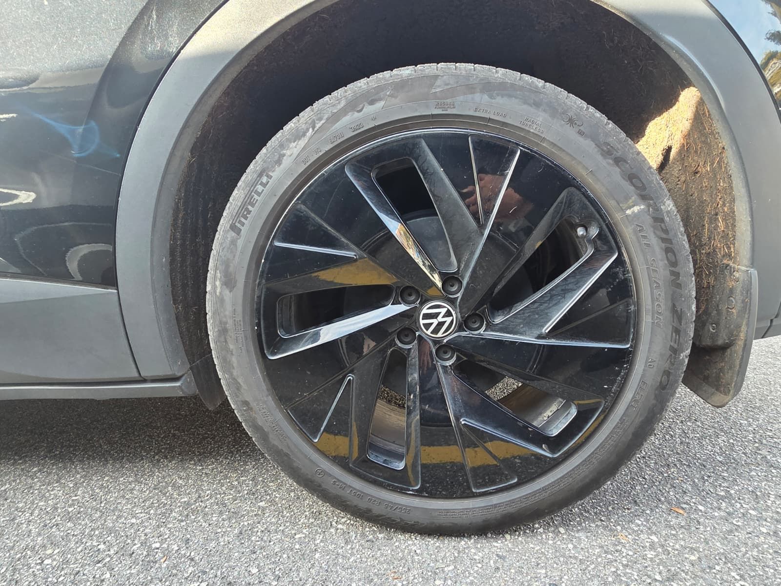 Photo 2022 Volkswagen ID.4 Pro AWD | Statement Package & Panoramic Roof #5