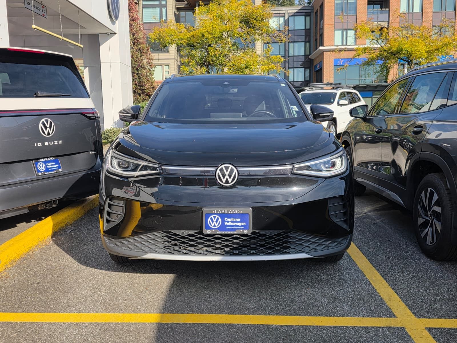 Photo 2022 Volkswagen ID.4 Pro AWD | Statement Package & Panoramic Roof #2