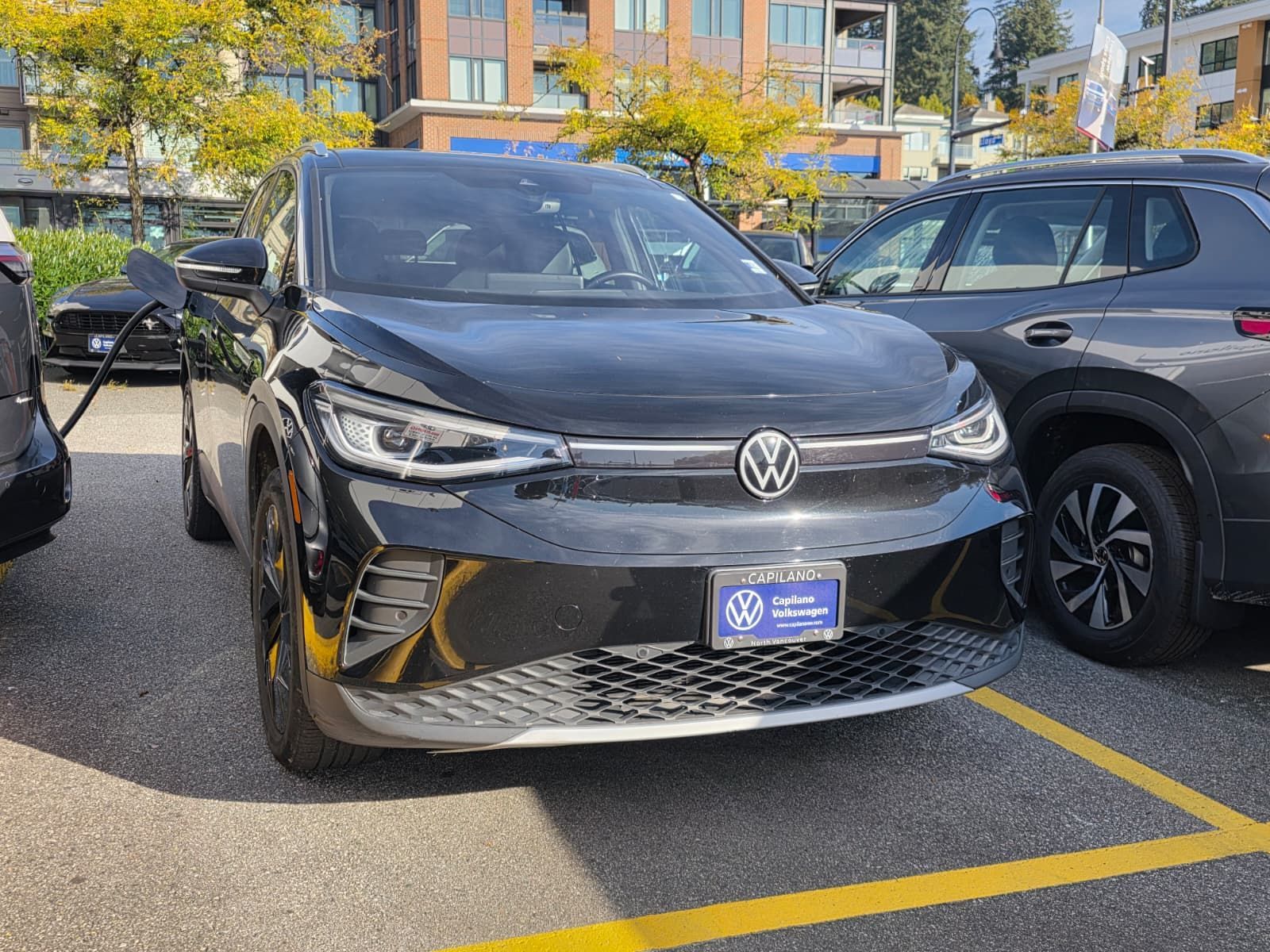 Photo 2022 Volkswagen ID.4 Pro AWD | Statement Package & Panoramic Roof #3
