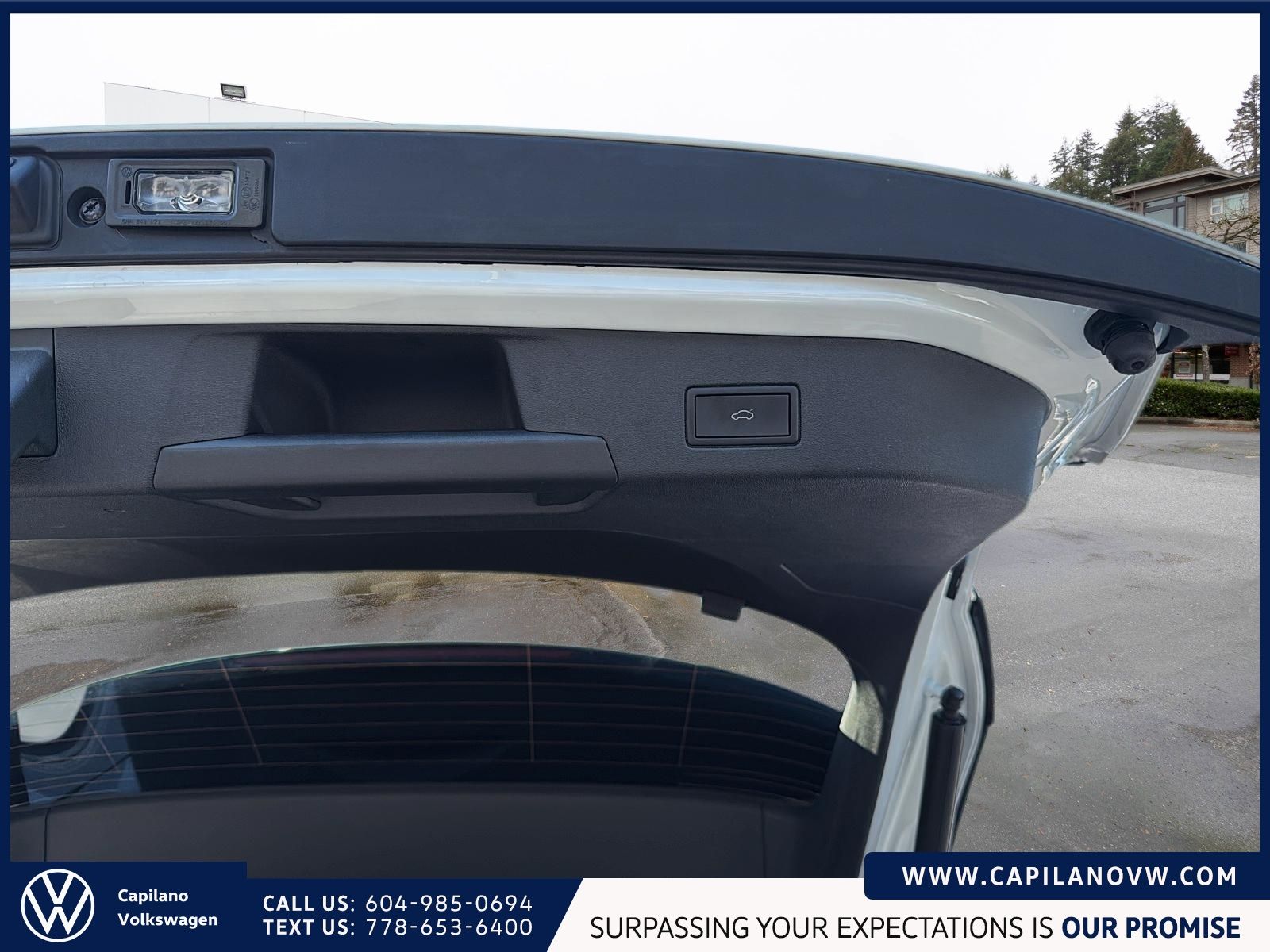 2023 Volkswagen ID.4 Pro AWD | Statement Package Just Arrived! Local, One Owner, Very Well-Equipped