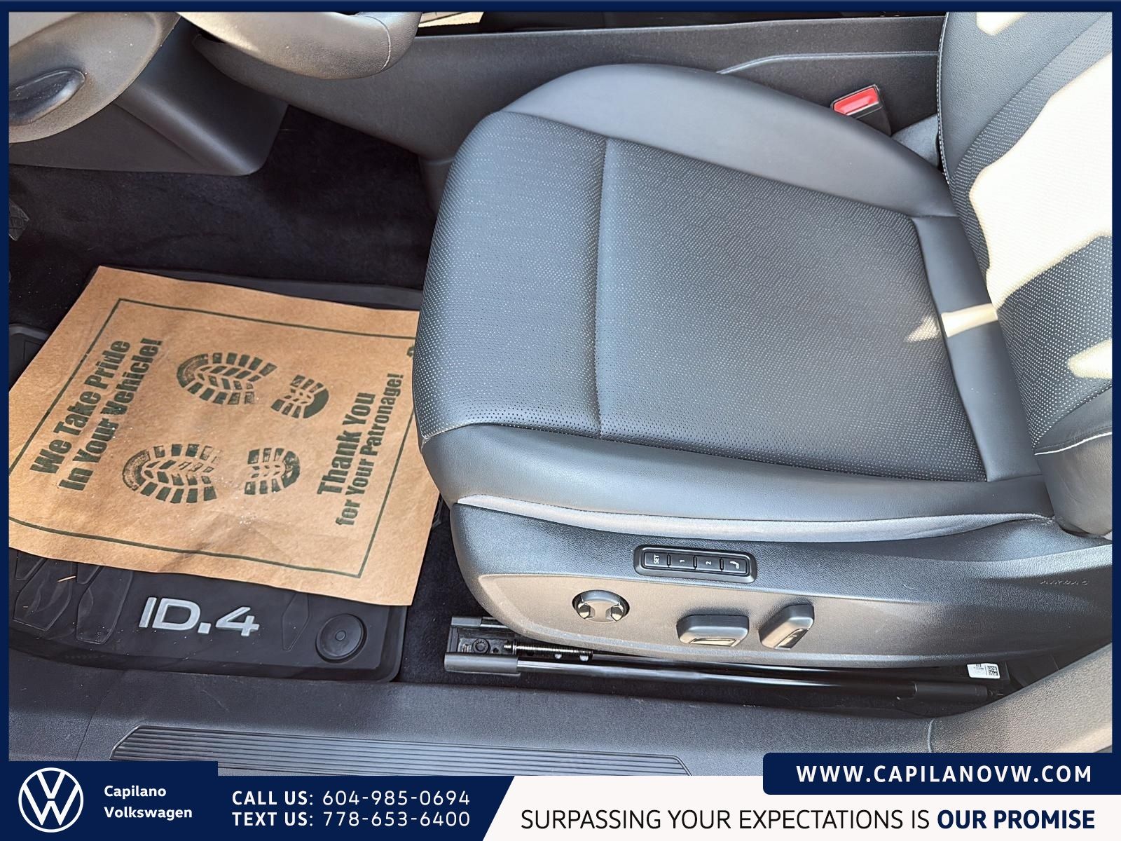 2023 Volkswagen ID.4 Pro AWD | Statement Package Just Arrived! Local, One Owner, Very Well-Equipped
