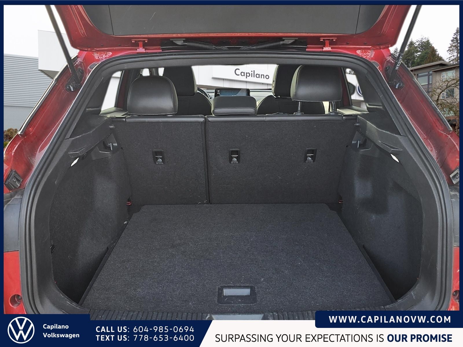 2023 Volkswagen ID.4 Pro AWD | Panoramic Sunroof & Electra Wheels Pckg X-Demo Special!