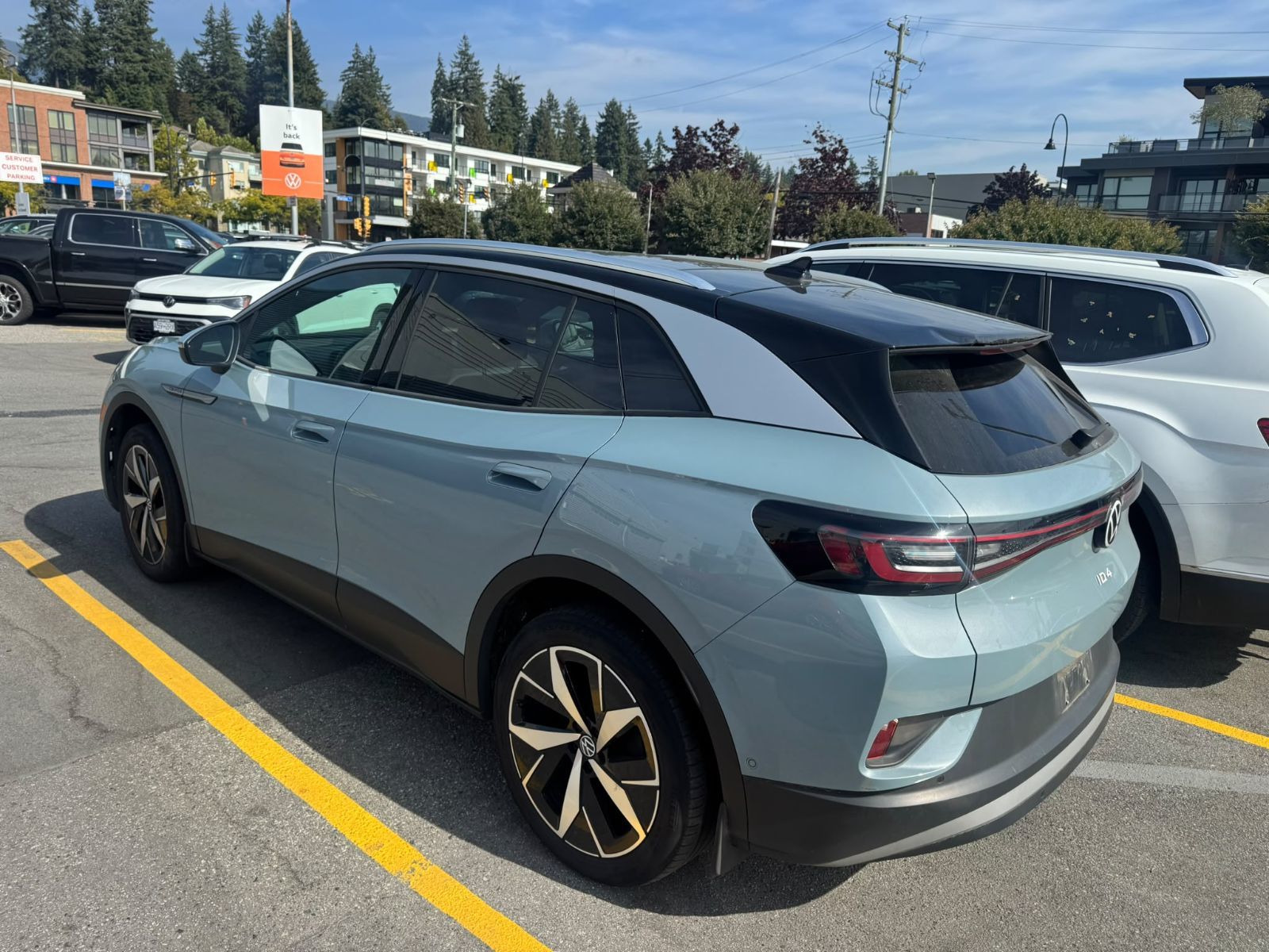 Photo 2023 Volkswagen ID.4 Pro AWD | Statement Package & Heat Pump #2