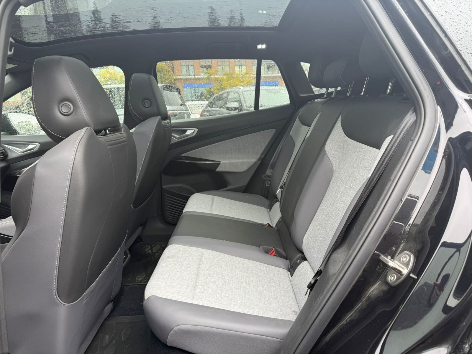 2024 Volkswagen ID.4 Pro AWD | Heat Pump & Panoramic Sunroof Just Arrived! Local, One Owner, No Accidents