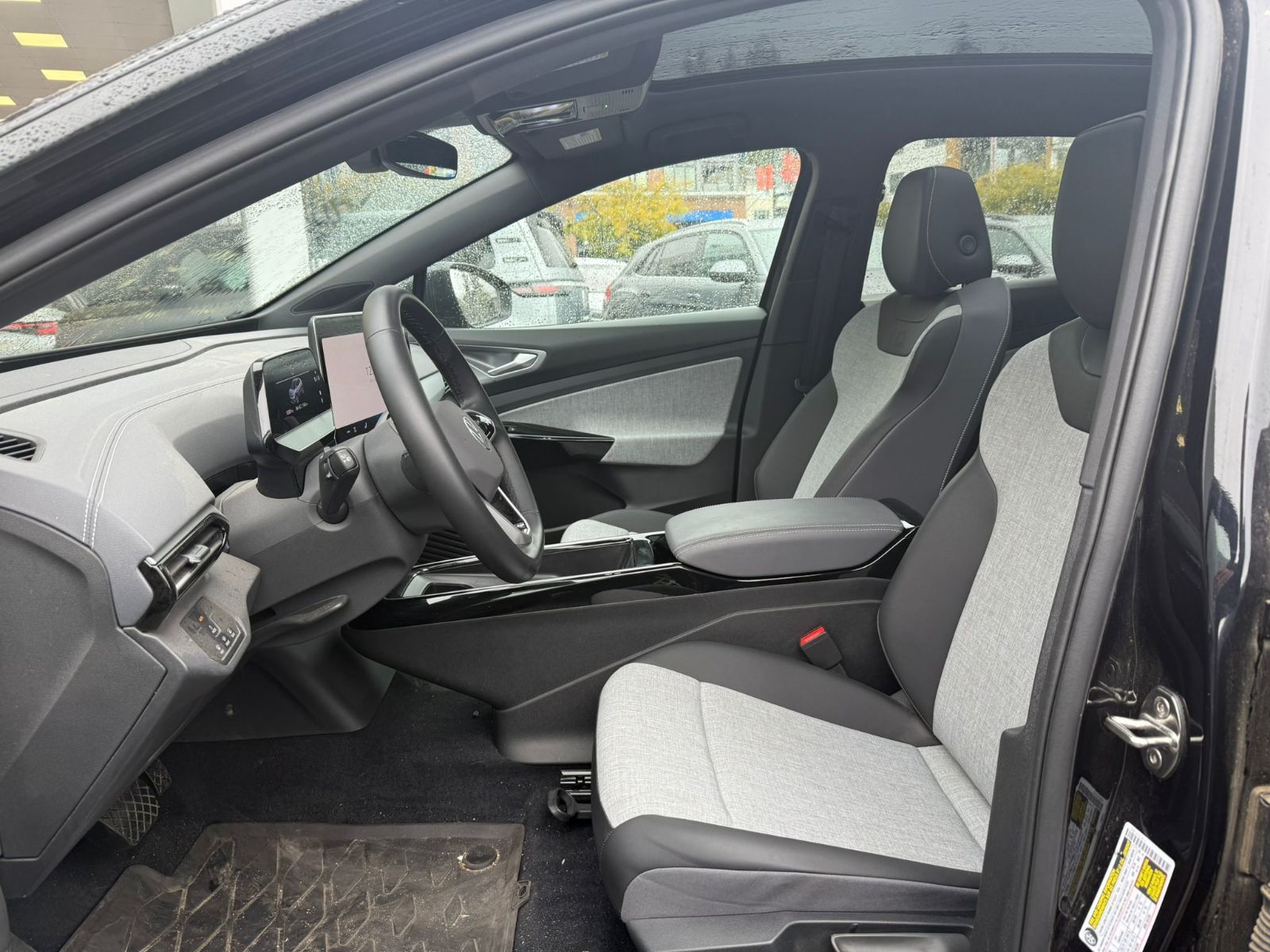 2024 Volkswagen ID.4 Pro AWD | Heat Pump & Panoramic Sunroof Just Arrived! Local, One Owner, No Accidents
