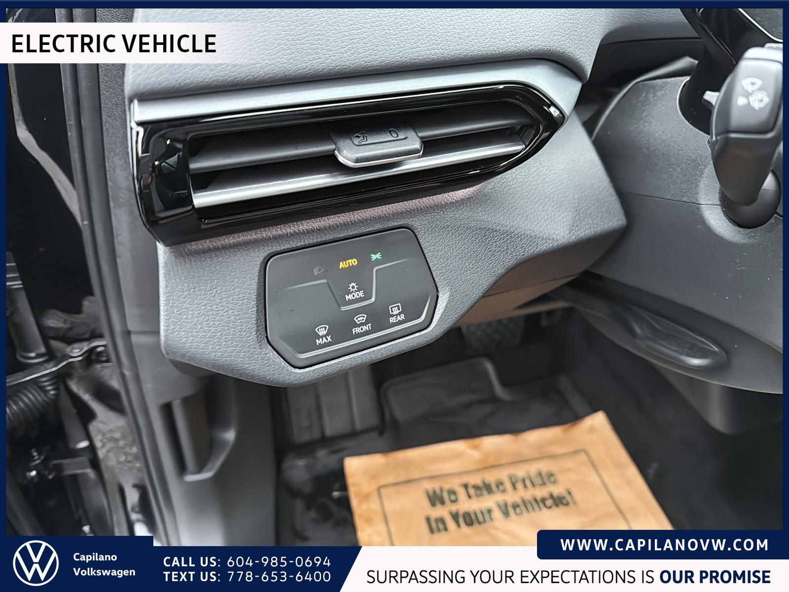 2024 Volkswagen ID.4 Pro AWD | Panoramic Sunroof & Heat Pump Just Arrived! Local Vehicle, One Owner, No Accidents