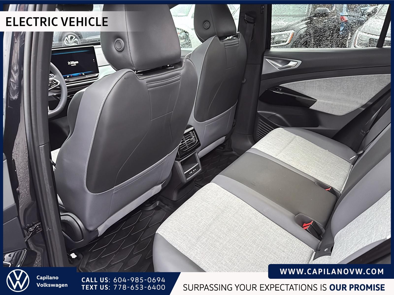 2024 Volkswagen ID.4 Pro AWD | Panoramic Sunroof & Heat Pump Just Arrived! Local Vehicle, One Owner, No Accidents