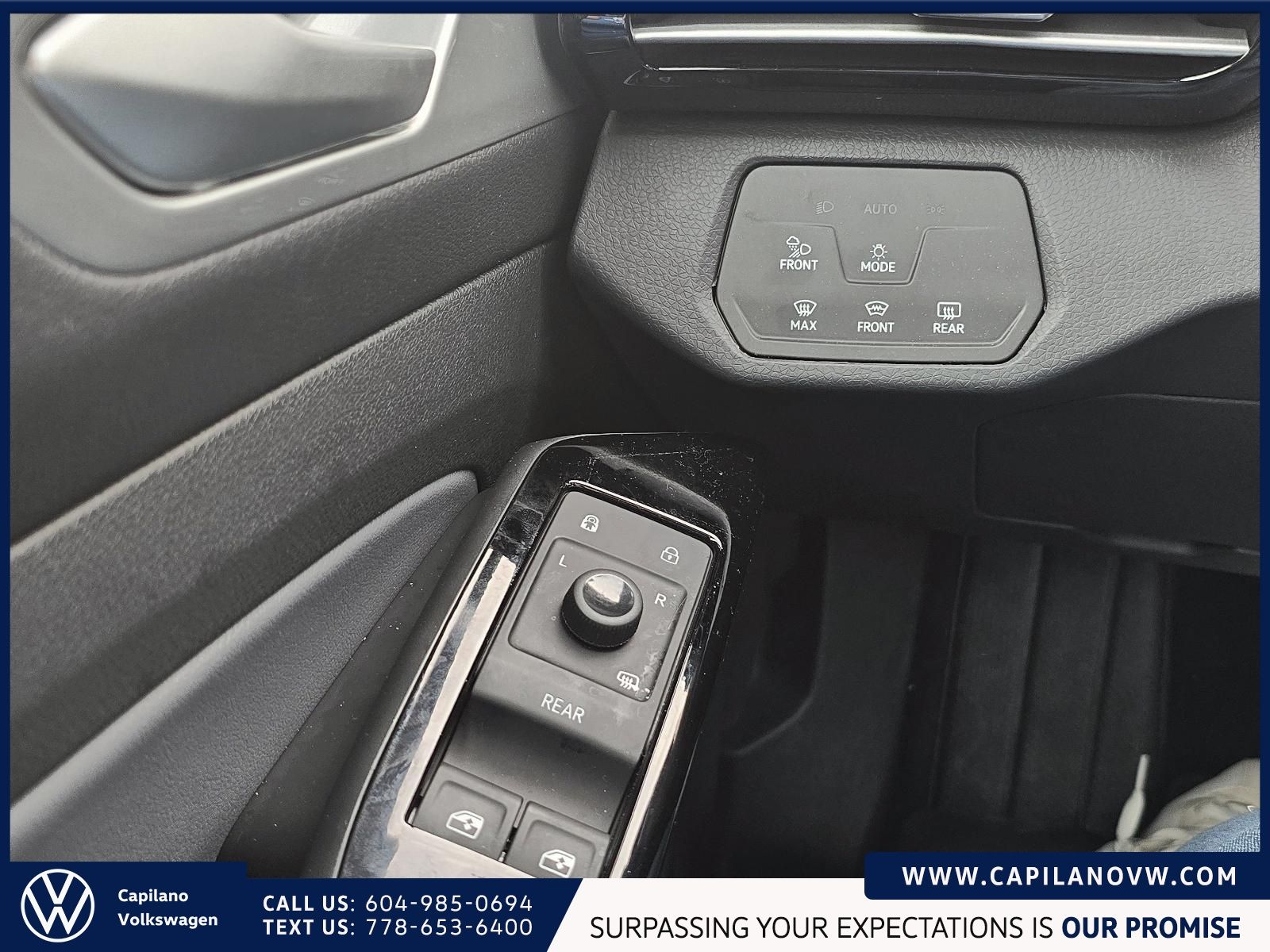 2025 Volkswagen ID.4 Pro S AWD | Heat Pump & Panoramic Sunroof Just Arrived! Local Vehicle, One Owner, No Accidents