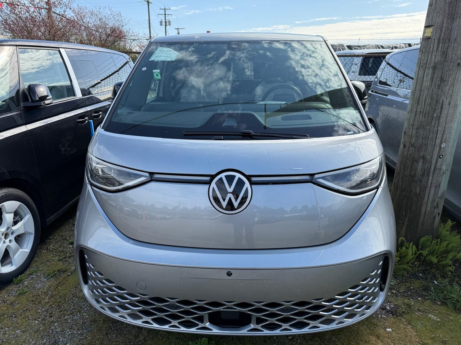 2025 Volkswagen ID. Buzz 1st Edition 4MOTION Lease at 2.99% for 48 Months!