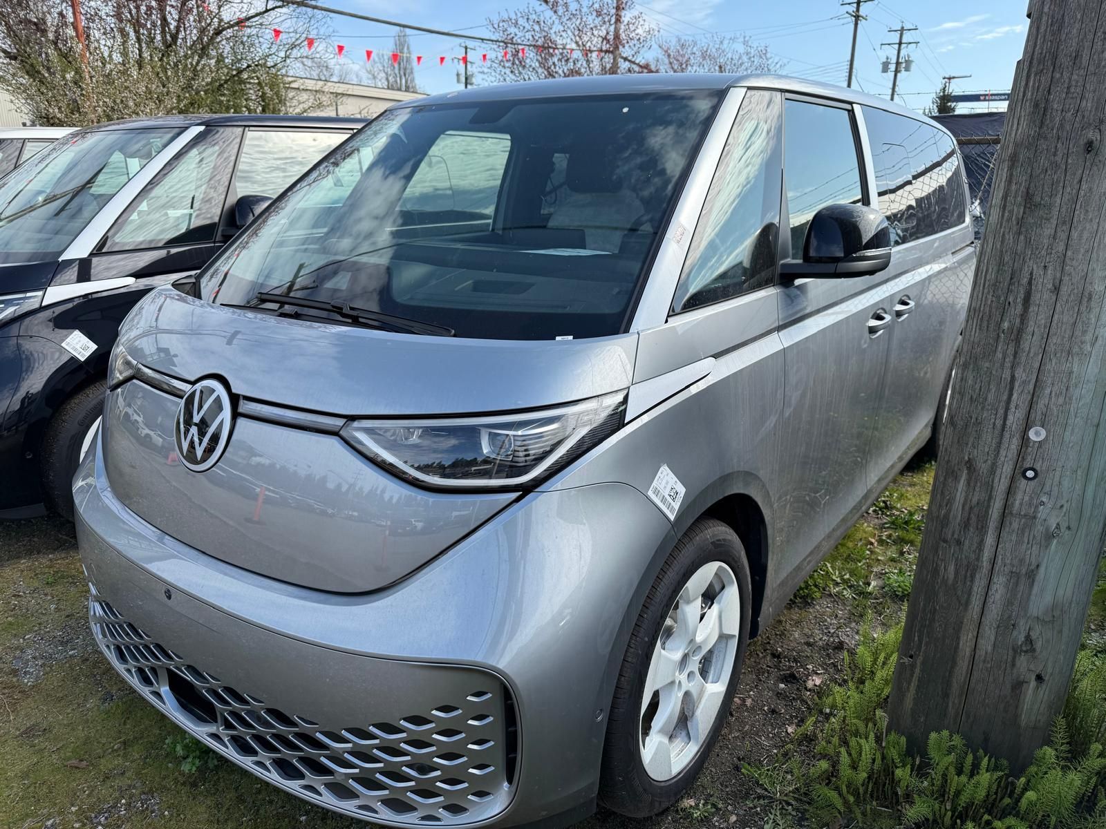 2025 Volkswagen ID. Buzz 1st Edition 4MOTION Lease at 2.99% for 48 Months!