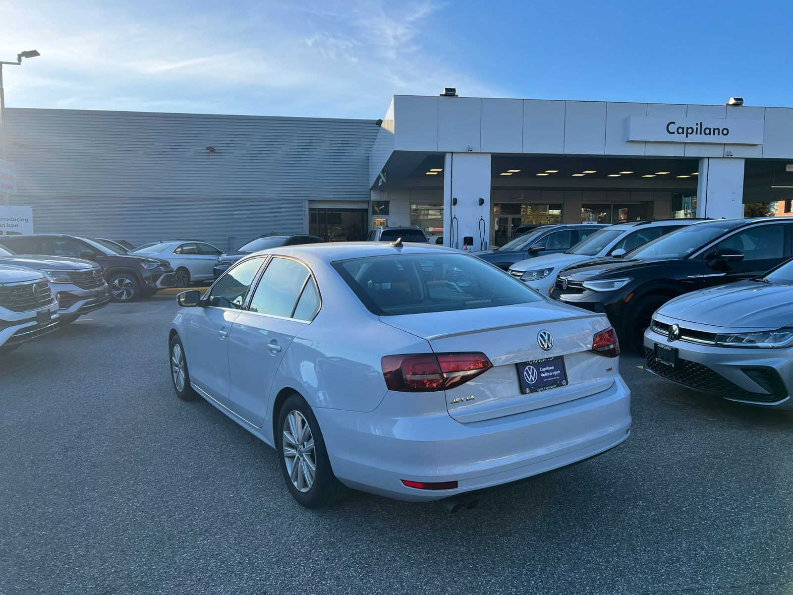 Photo 2017 Volkswagen Jetta Sedan Wolfsburg Edition #5
