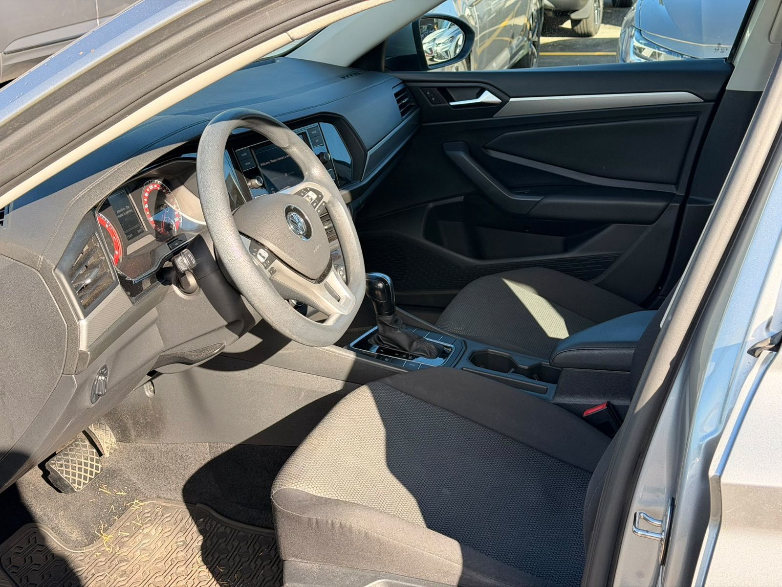 Photo 2019 Volkswagen Jetta Comfortline #8