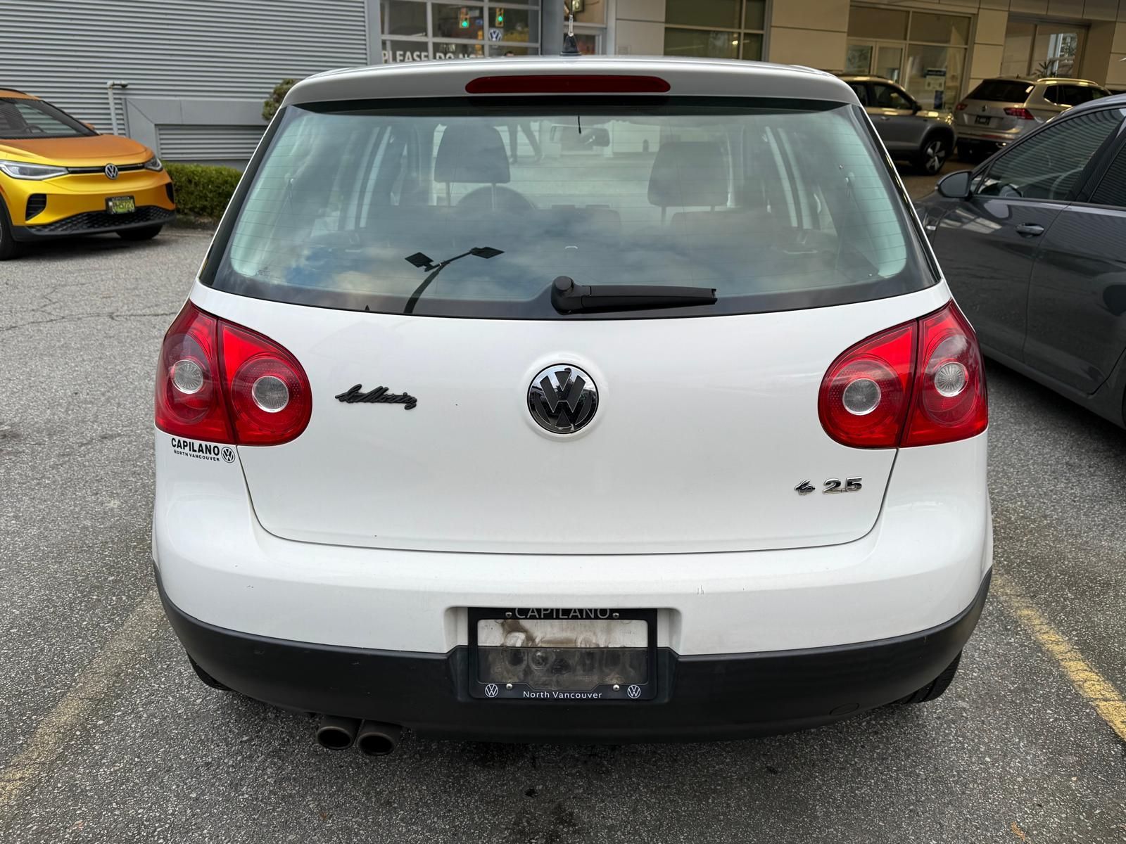 2008 Volkswagen Rabbit 2.5L Automatic 5-Door Heated Front Seats | Sunroof | Local Vehicle